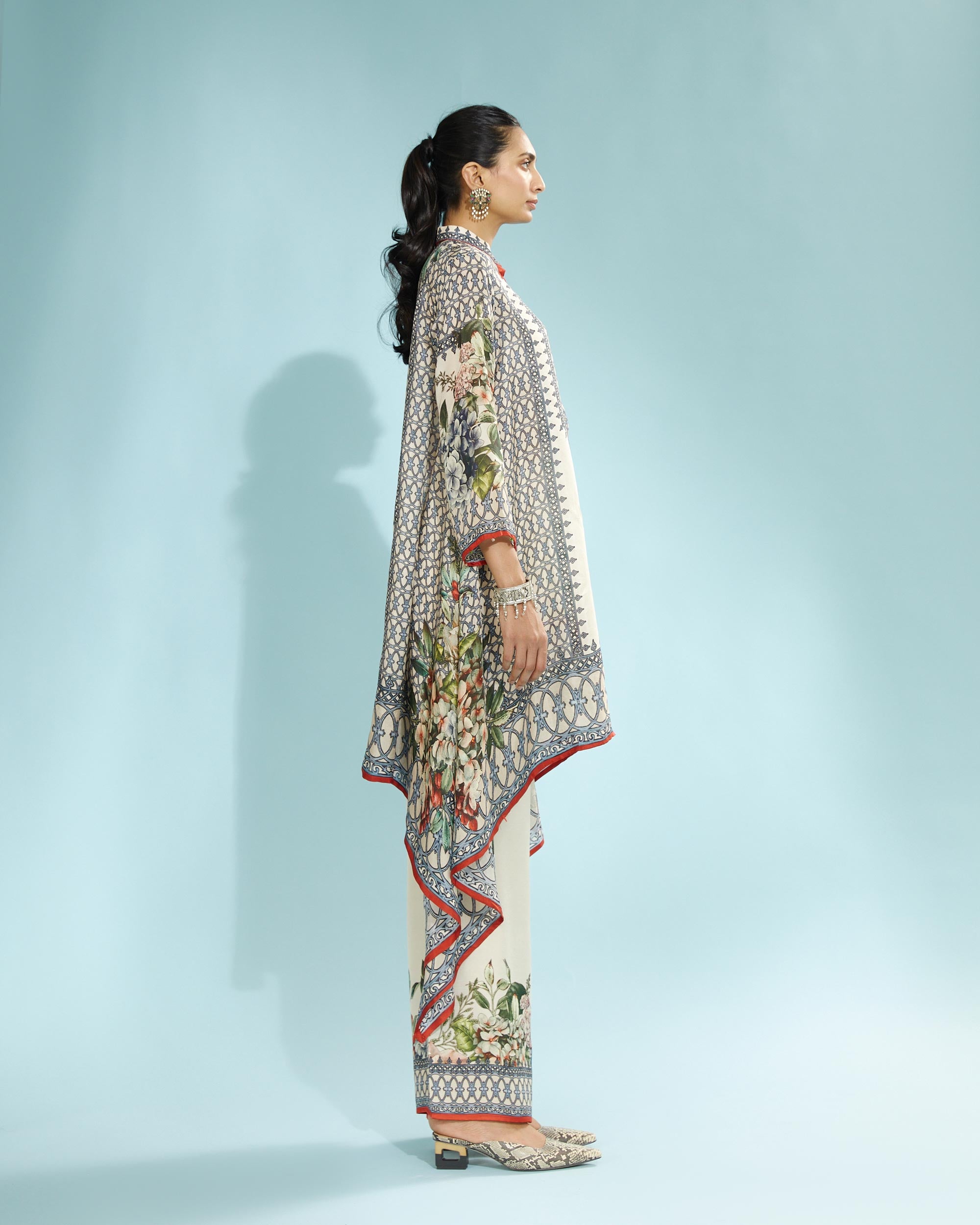 A Notting Hill Summer : Navya - Beige