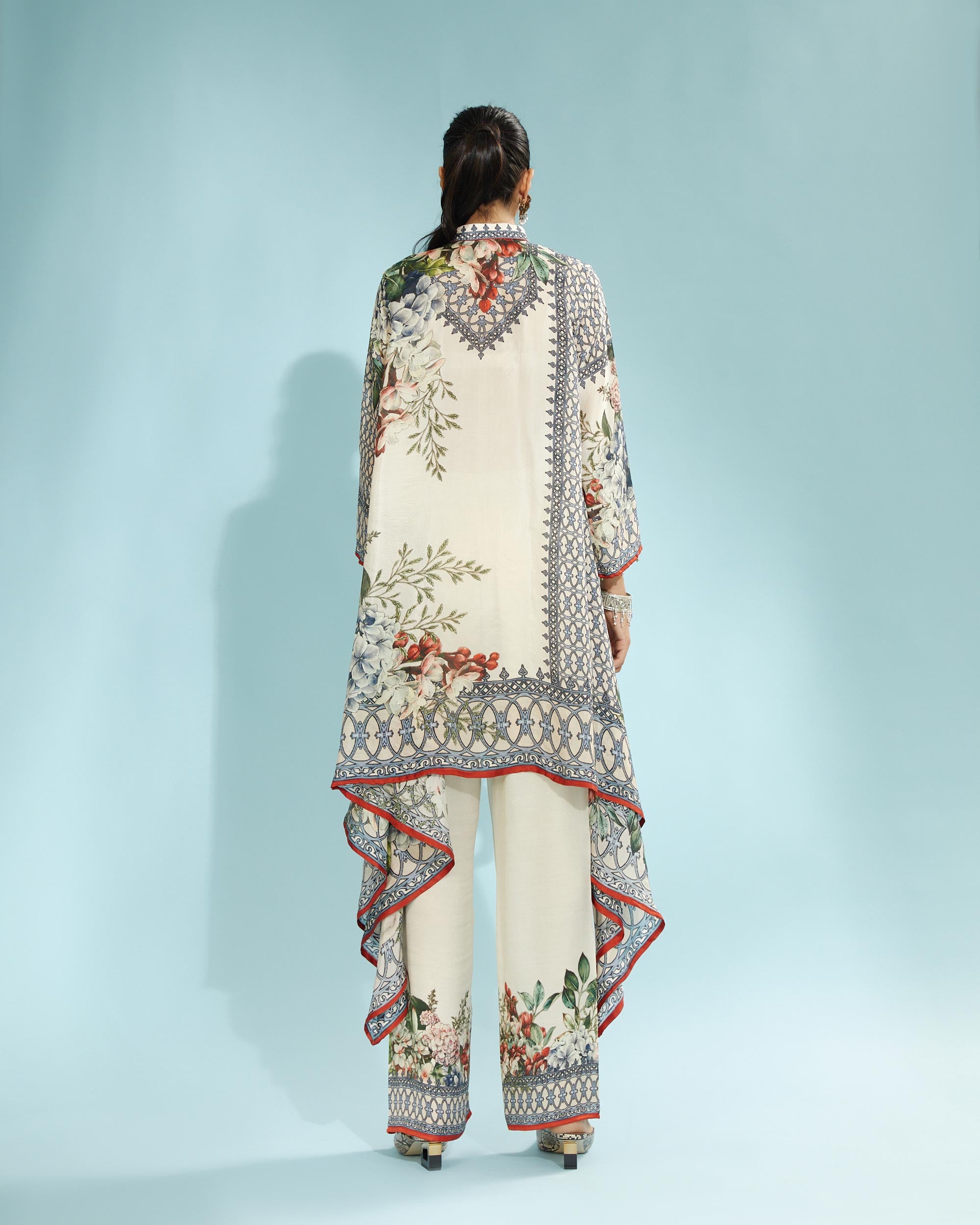 A Notting Hill Summer : Navya - Beige