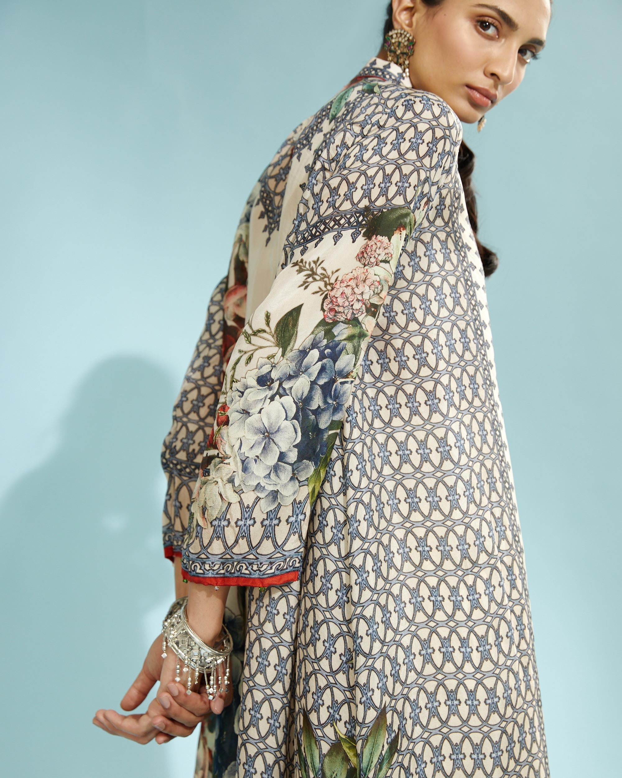 A Notting Hill Summer : Navya - Beige