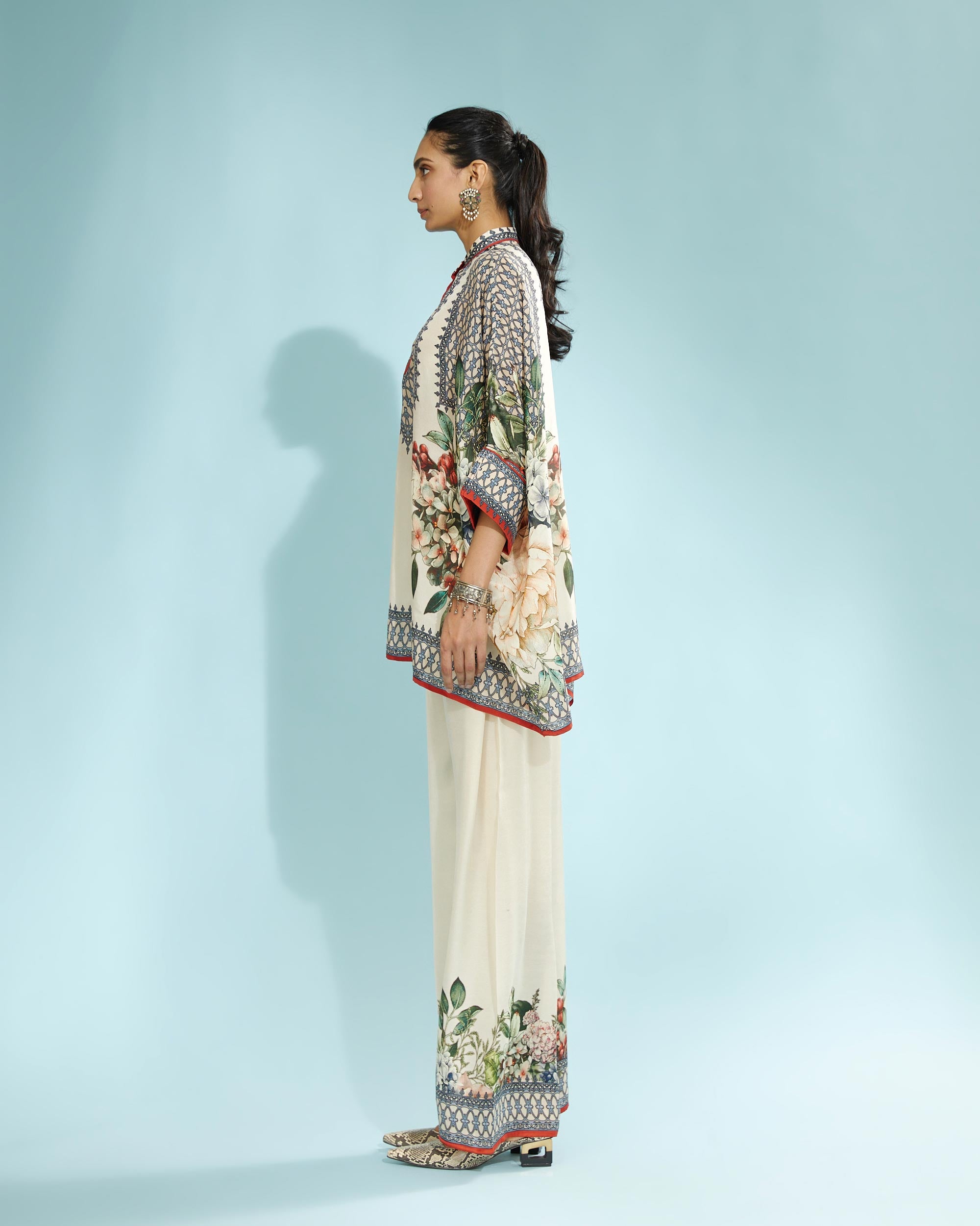 A Notting Hill Summer : Chanel - Beige