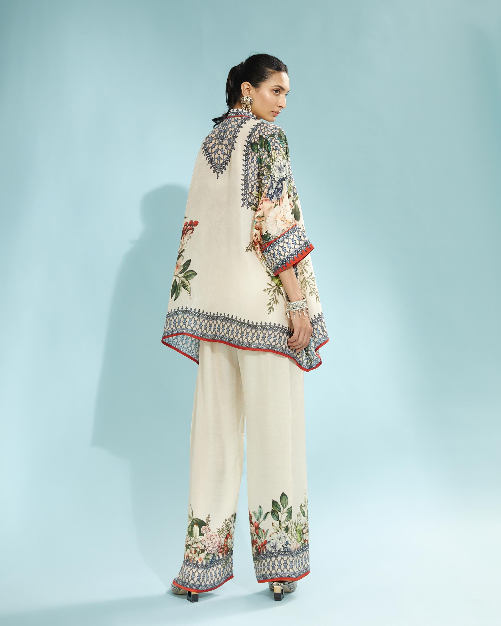 A Notting Hill Summer : Chanel - Beige