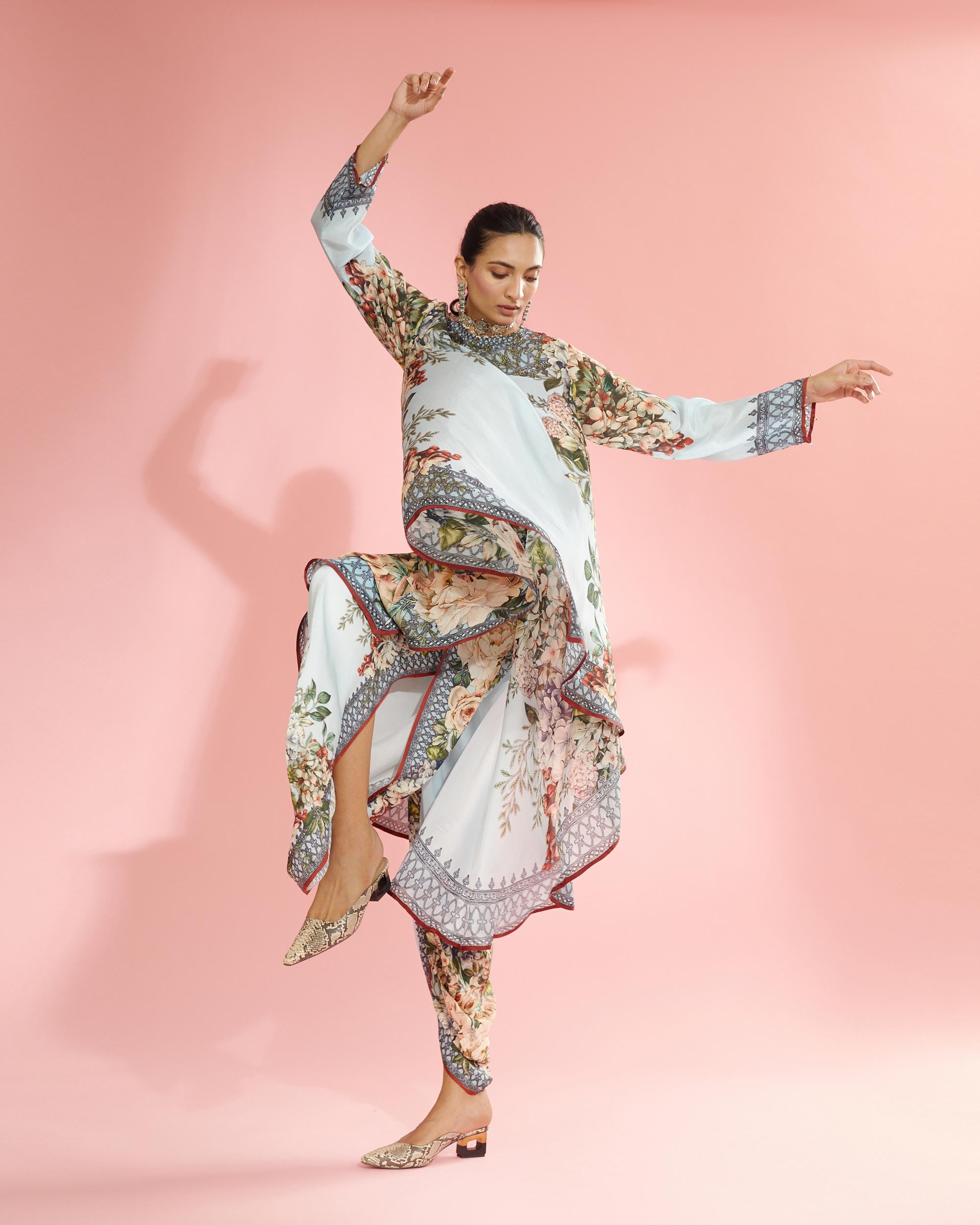 A Notting Hill Summer : Aafreen - Powder Blue