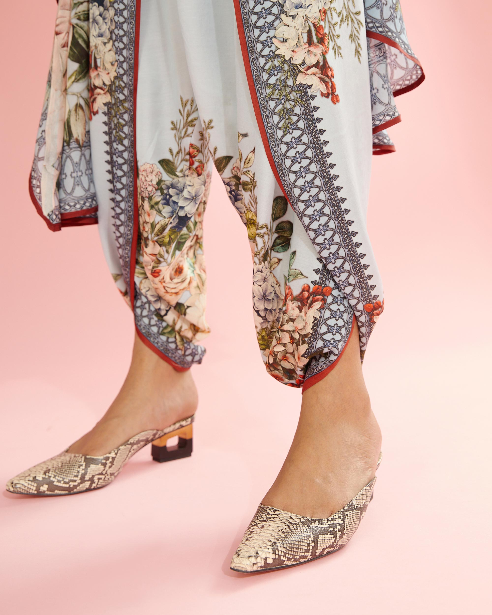 A Notting Hill Summer : Aafreen - Powder Blue