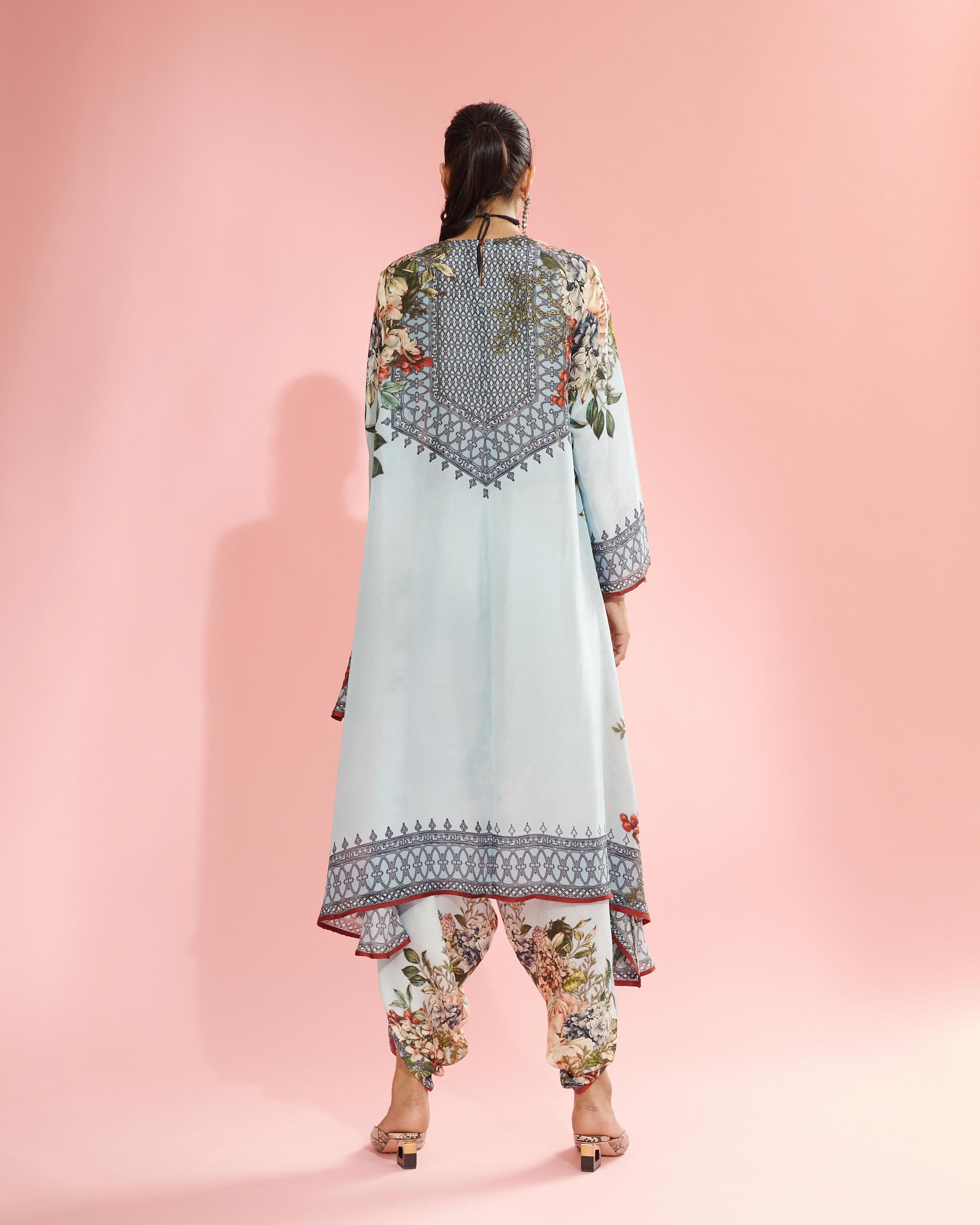 A Notting Hill Summer : Aafreen - Powder Blue