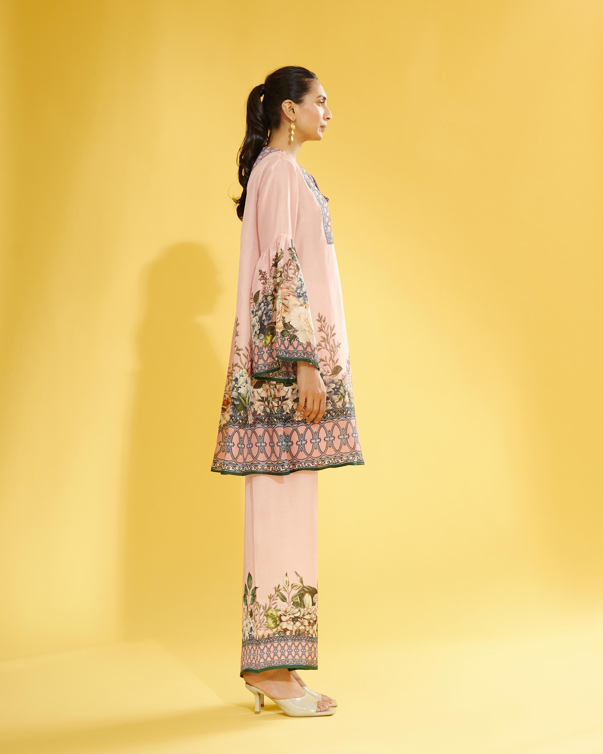 A Notting Hill Summer : Pankti - Blush
