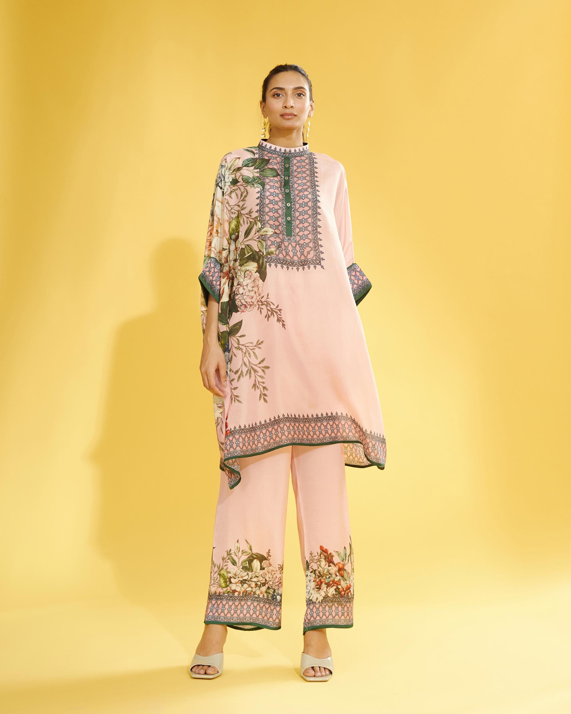 A Notting Hill Summer : Chanel 36" - Blush