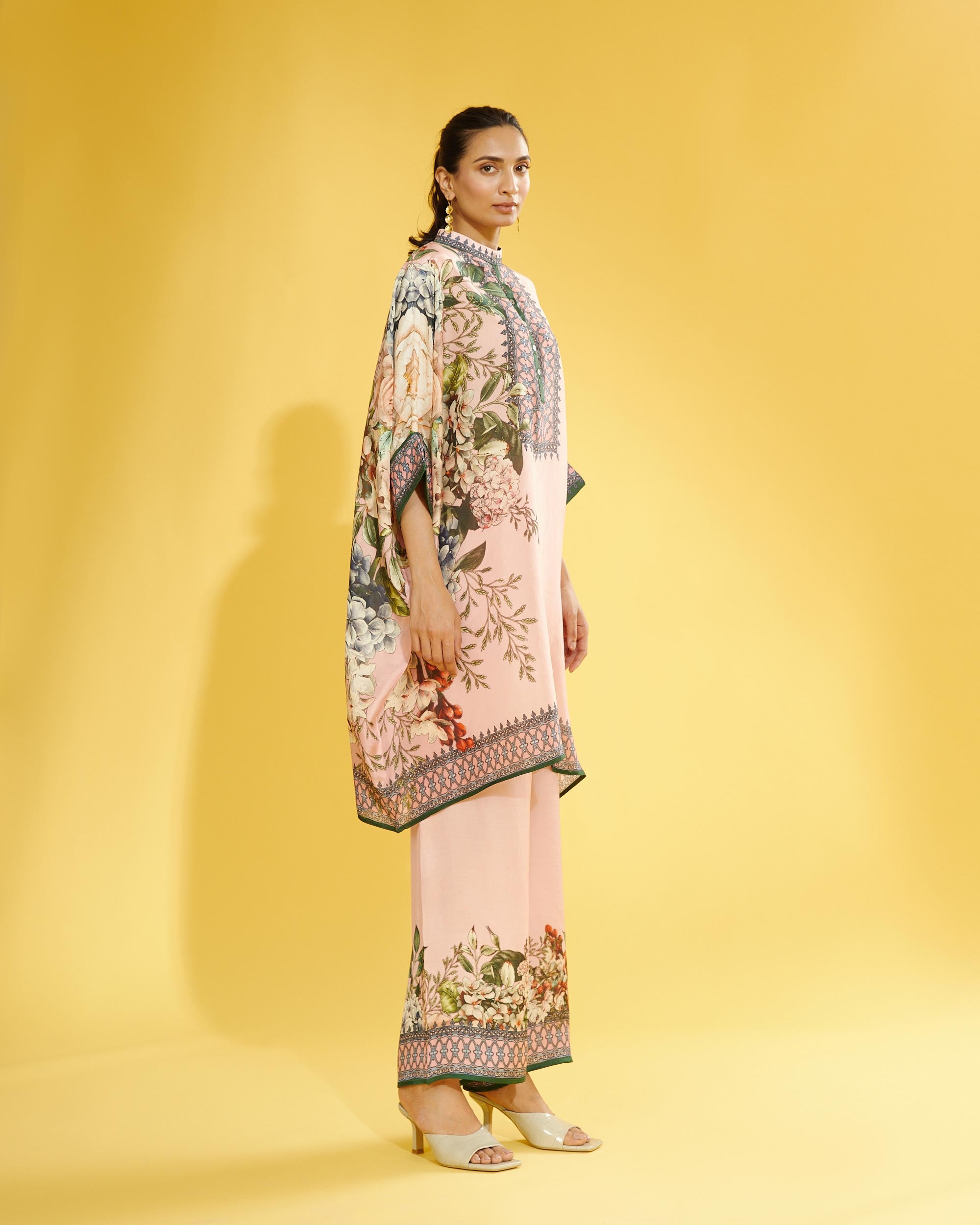 A Notting Hill Summer : Chanel 36" - Blush