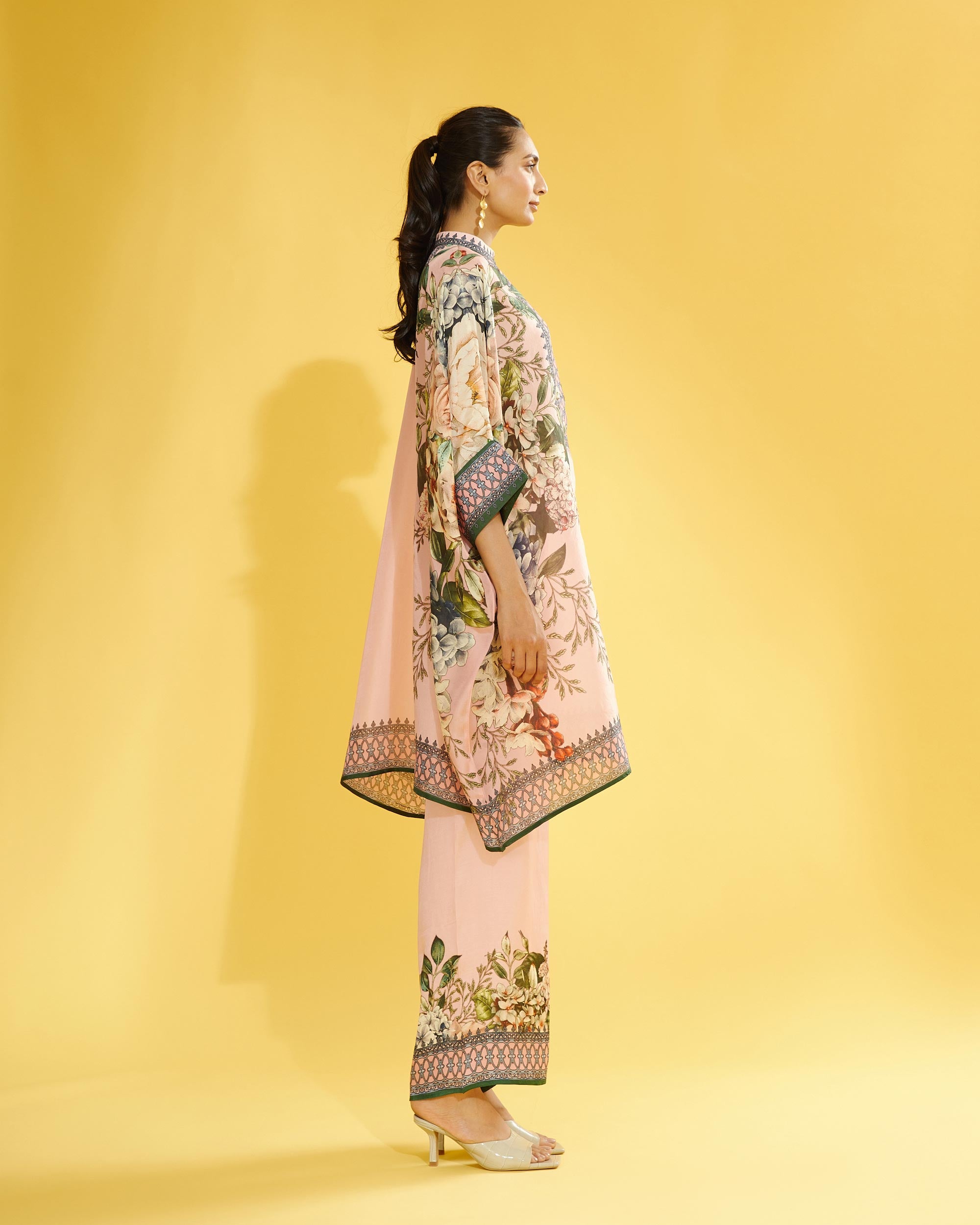 A Notting Hill Summer : Chanel 36" - Blush