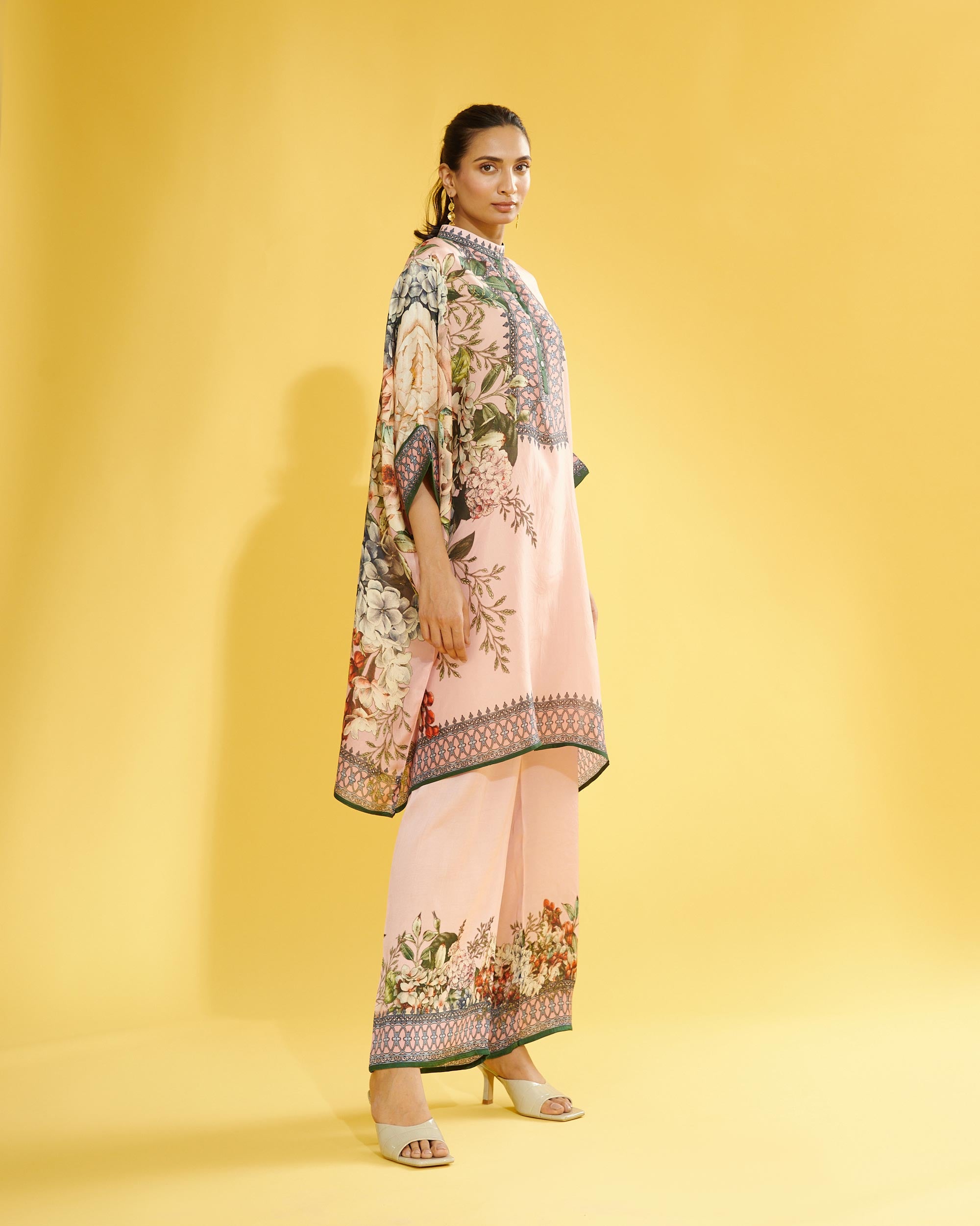 A Notting Hill Summer : Chanel 36" - Blush