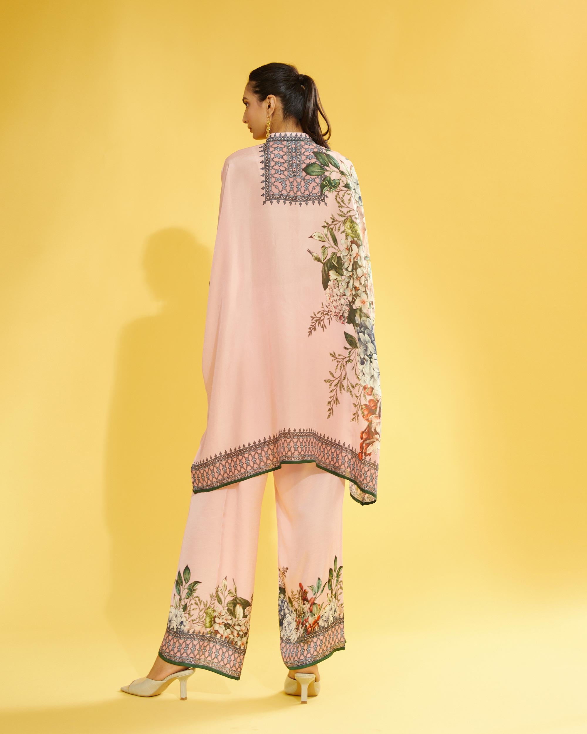 A Notting Hill Summer : Chanel 36" - Blush