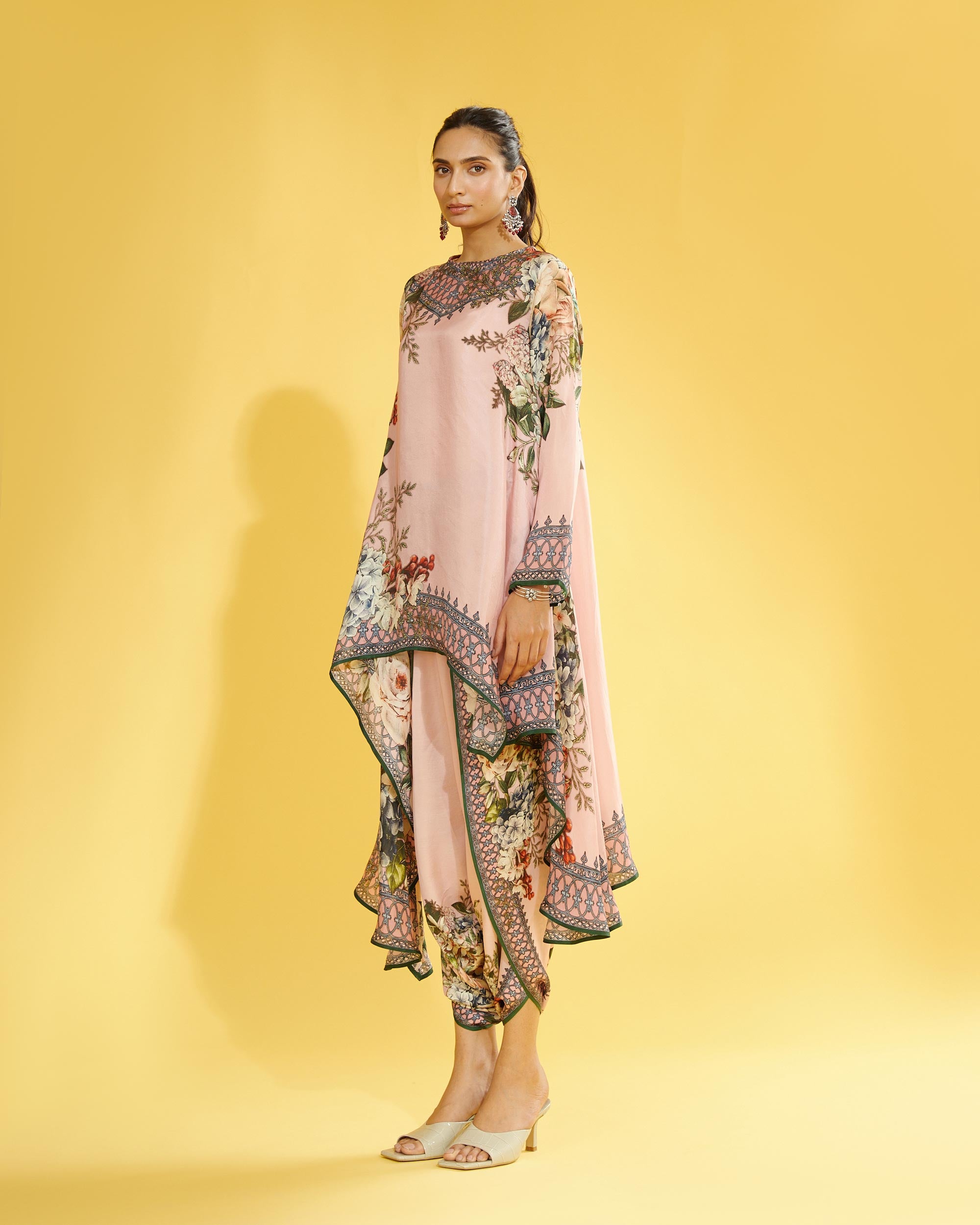 A Notting Hill Summer : Aafreen - Blush