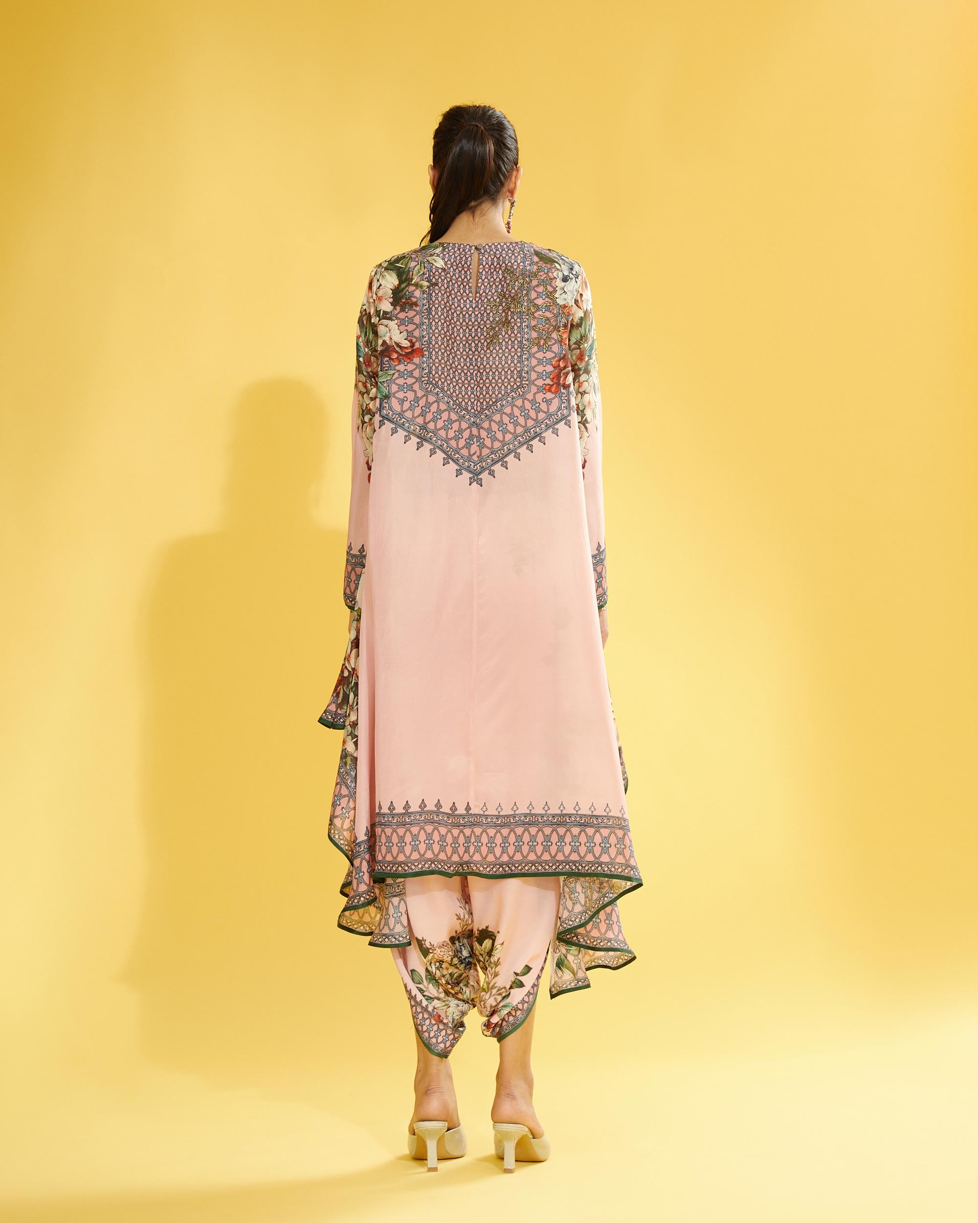 A Notting Hill Summer : Aafreen - Blush