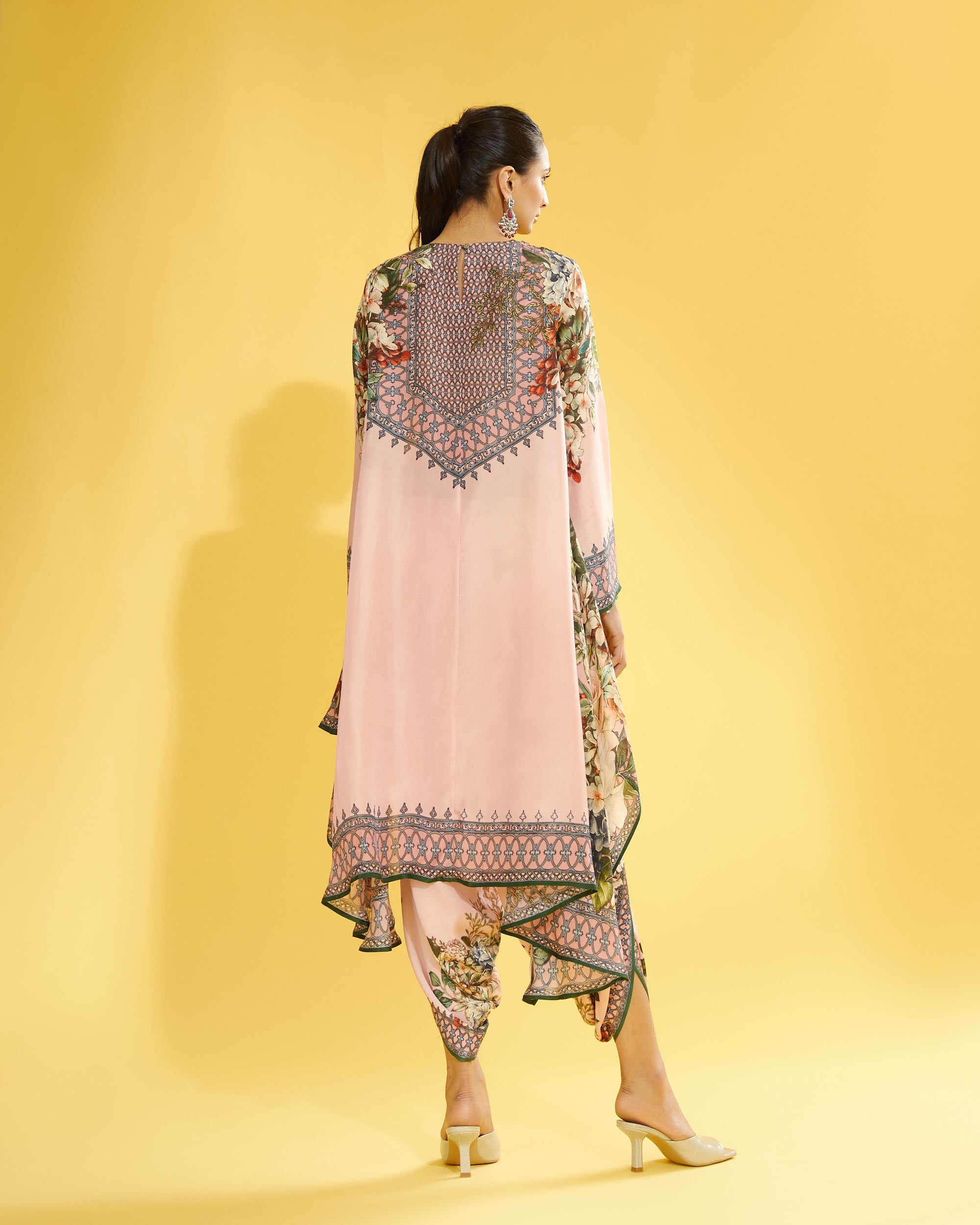 A Notting Hill Summer : Aafreen - Blush