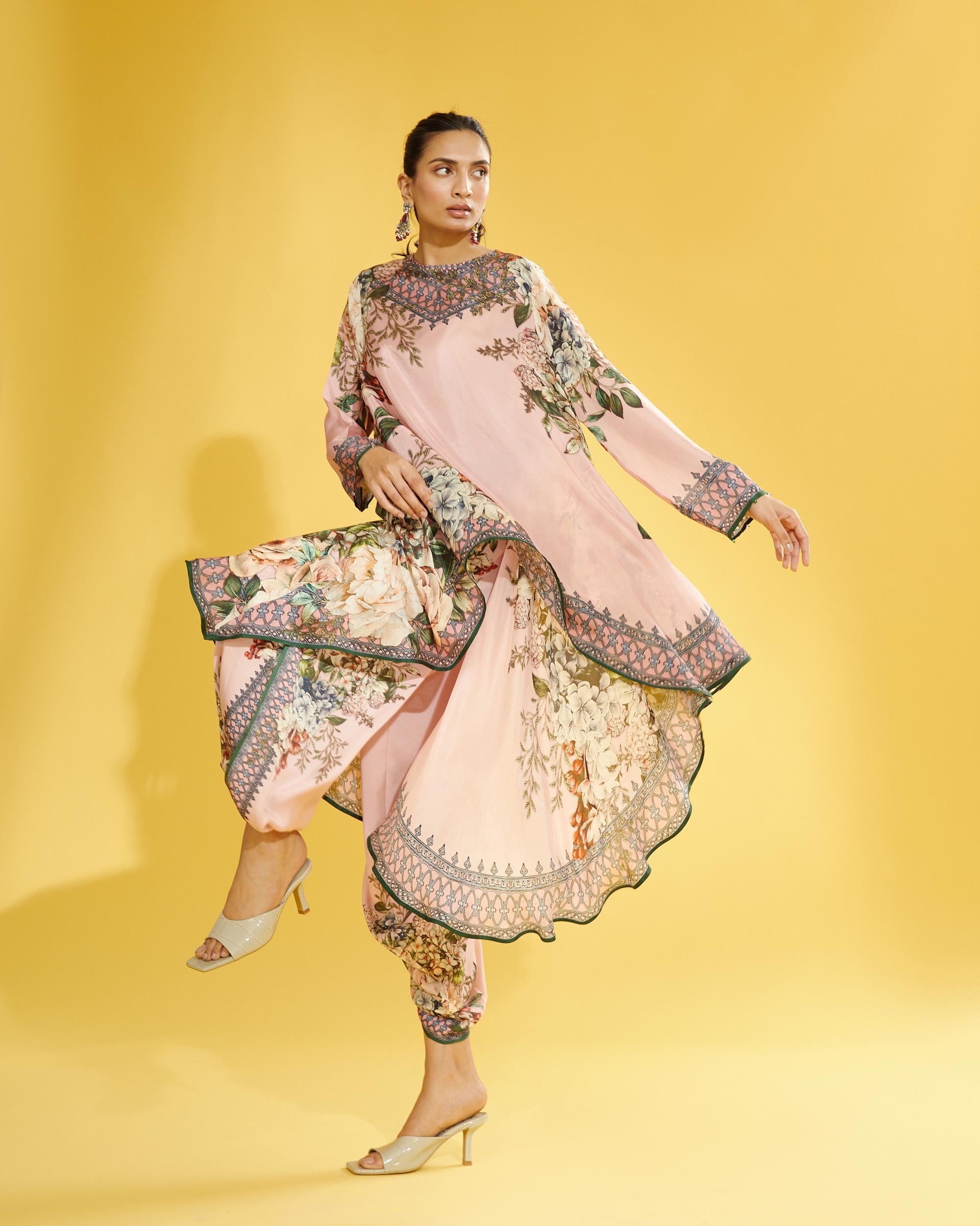 A Notting Hill Summer : Aafreen - Blush