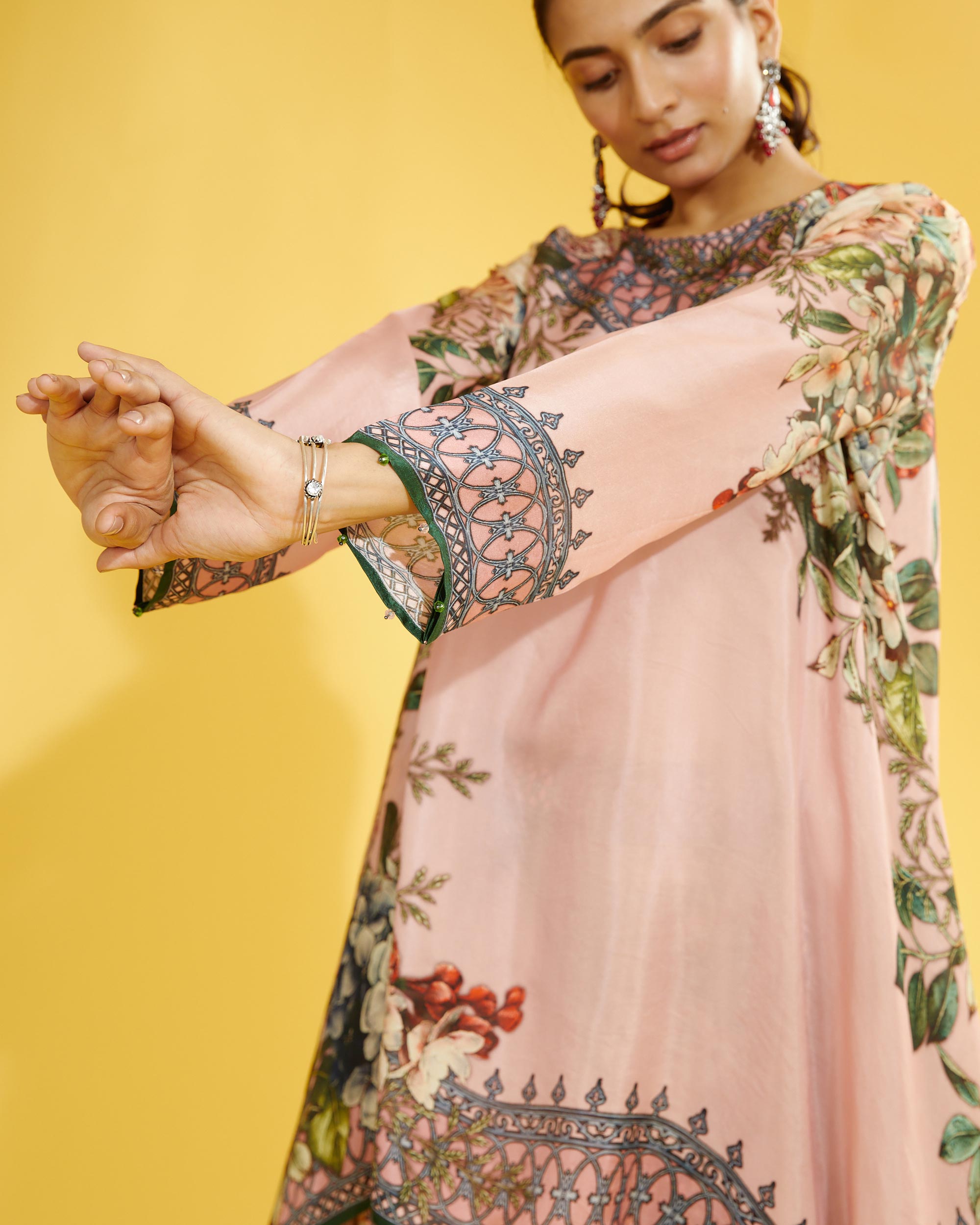 A Notting Hill Summer : Aafreen - Blush