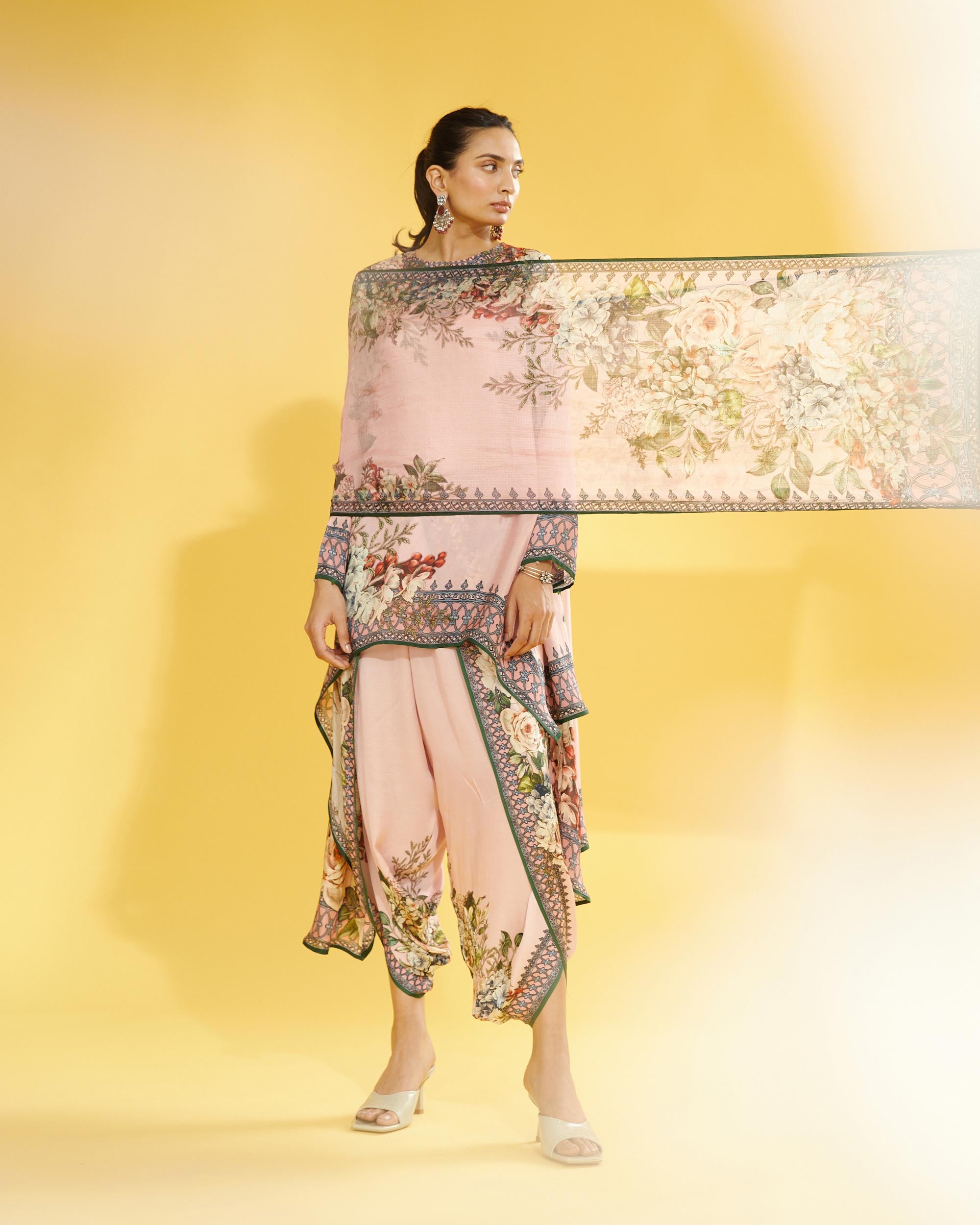 A Notting Hill Summer : Aafreen - Blush