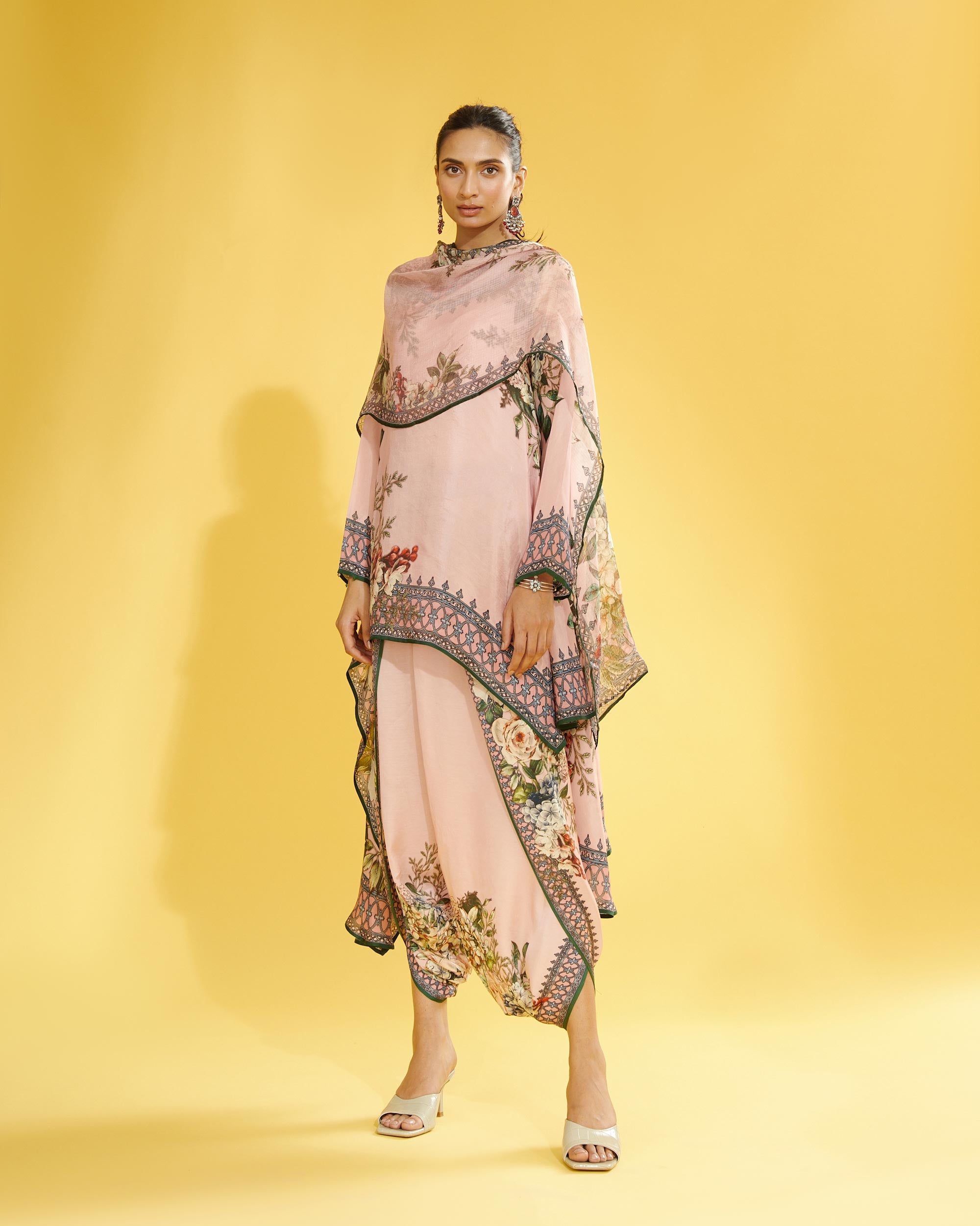 A Notting Hill Summer : Aafreen - Blush