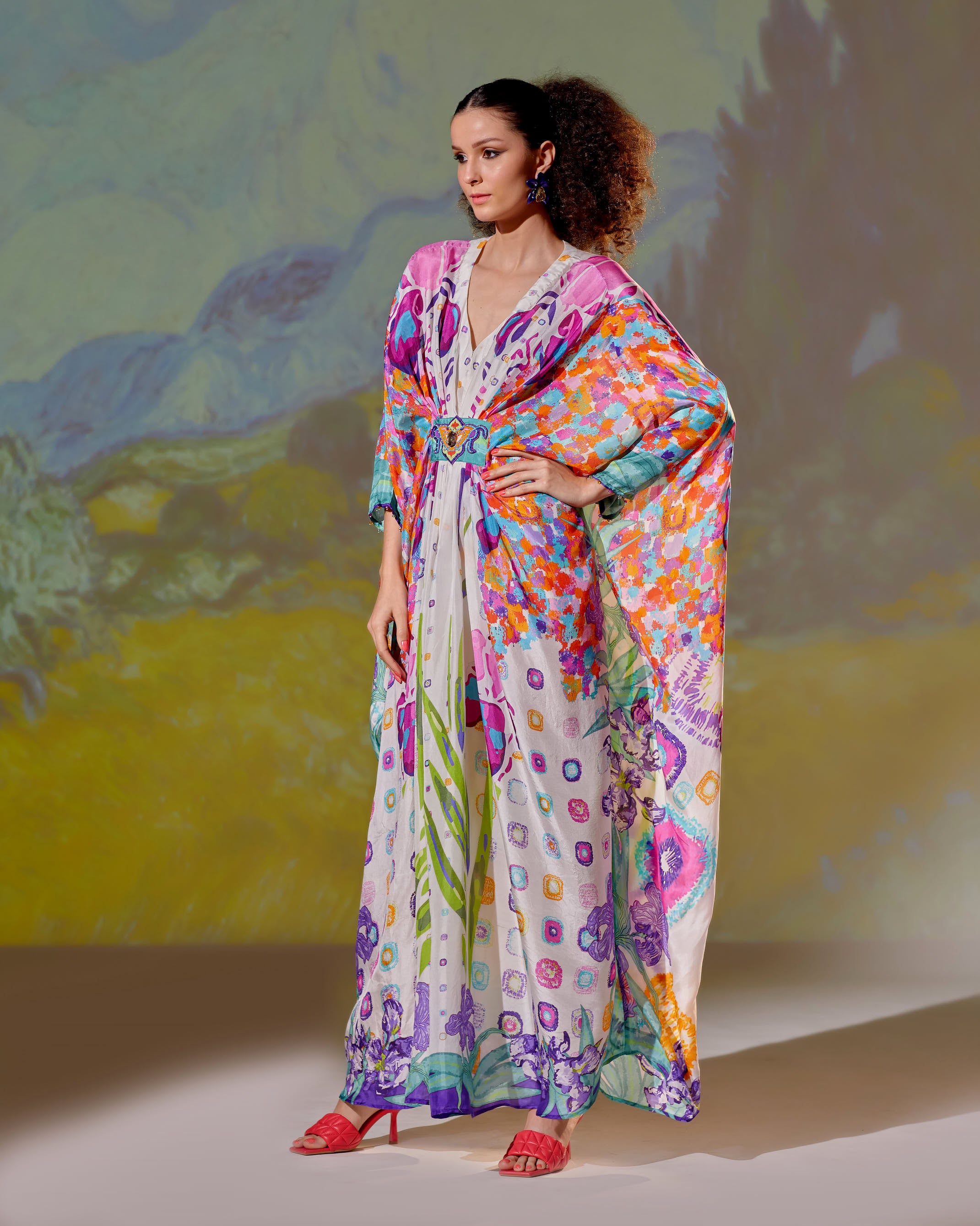 Loving Vincent Iris : Imama - White