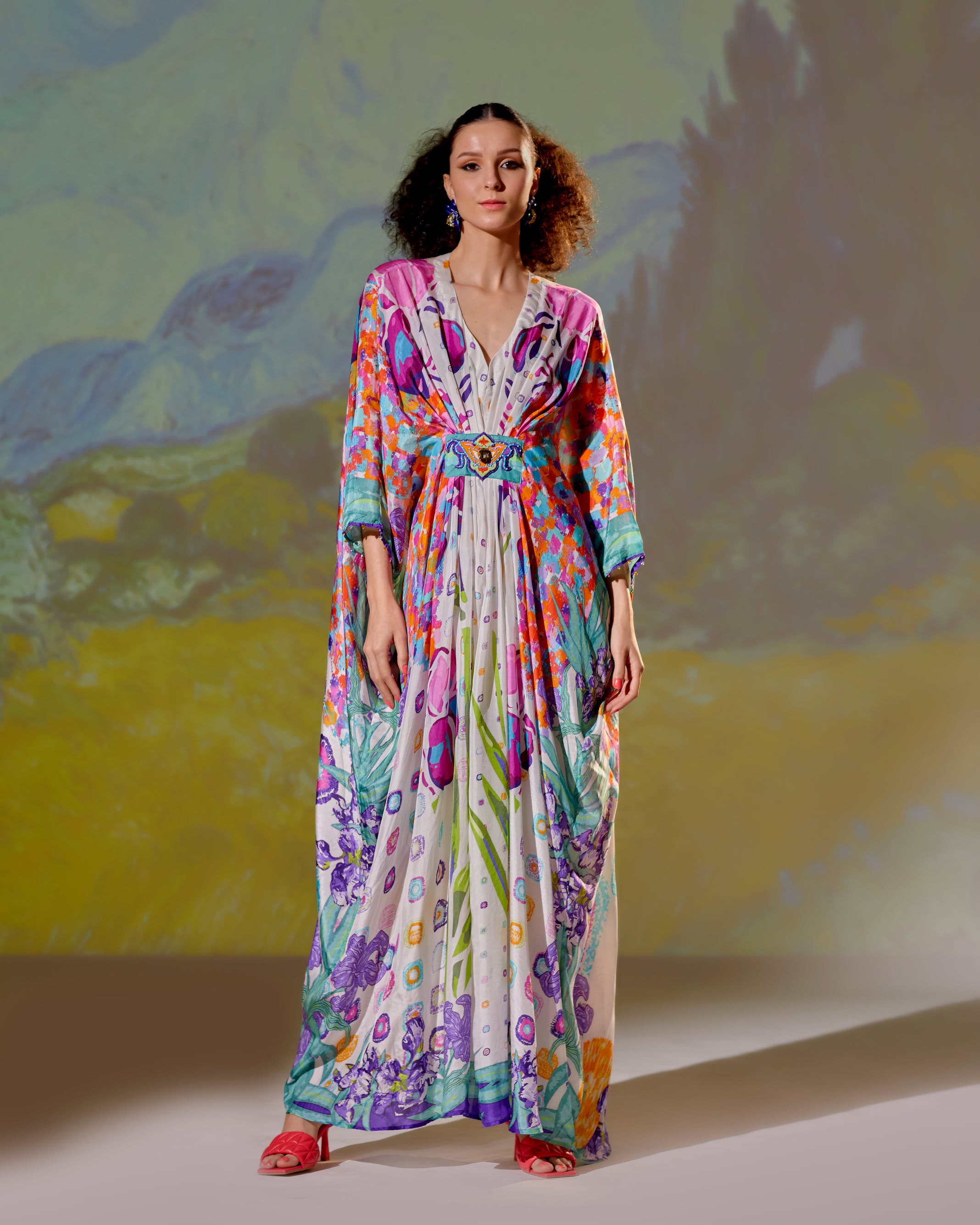 Loving Vincent Iris : Imama - White