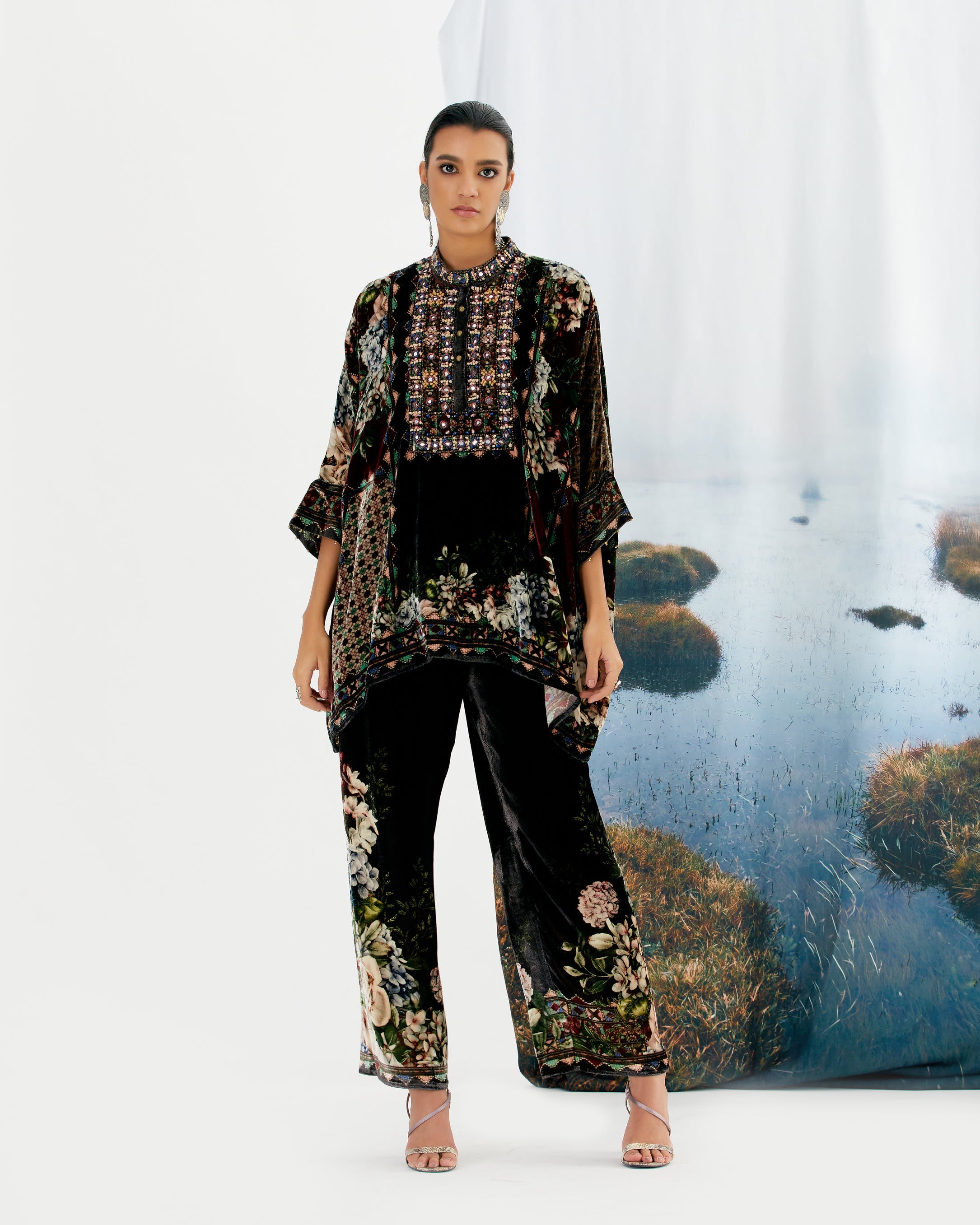 Notting Hill : Chanel - Black