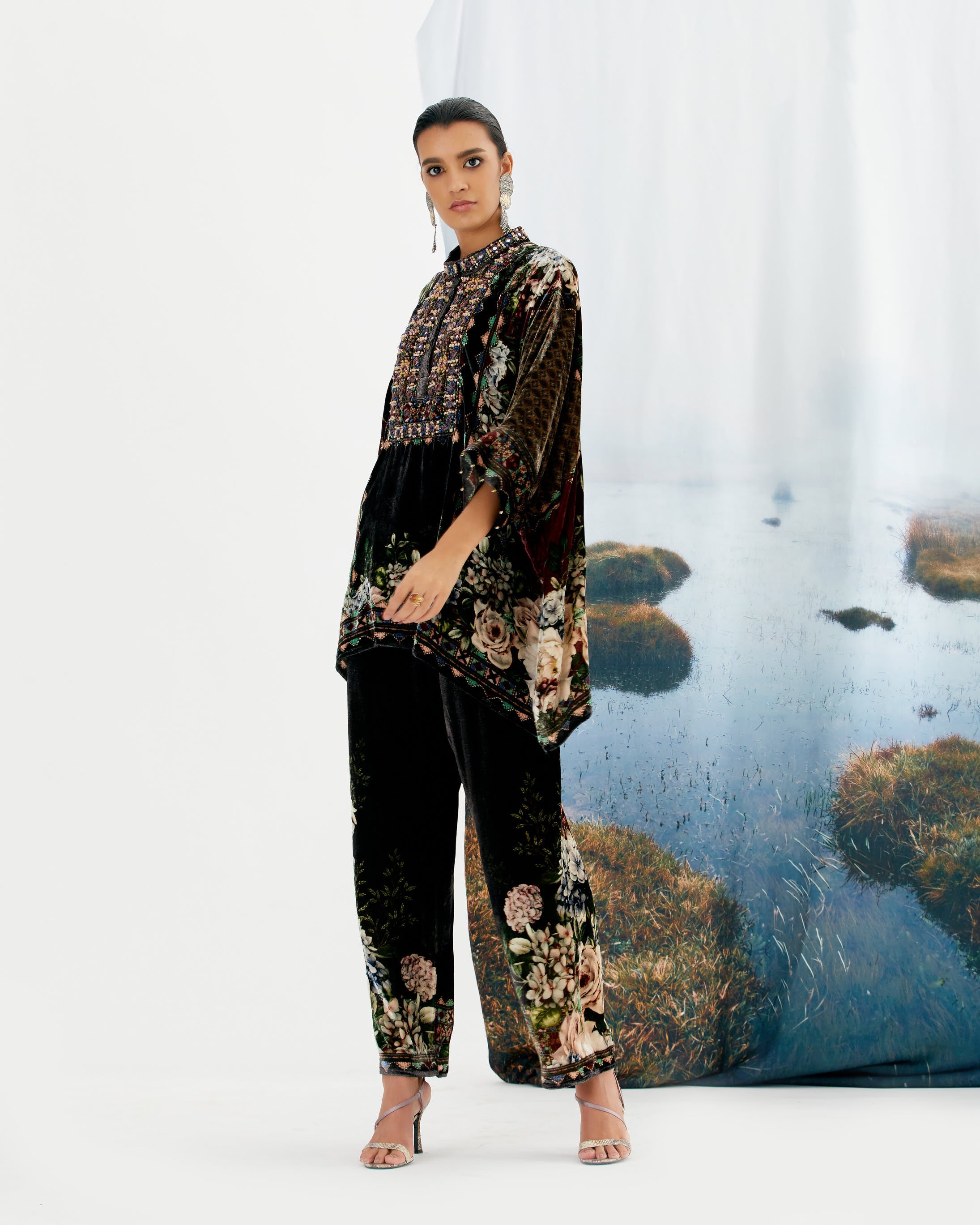 Notting Hill : Chanel - Black