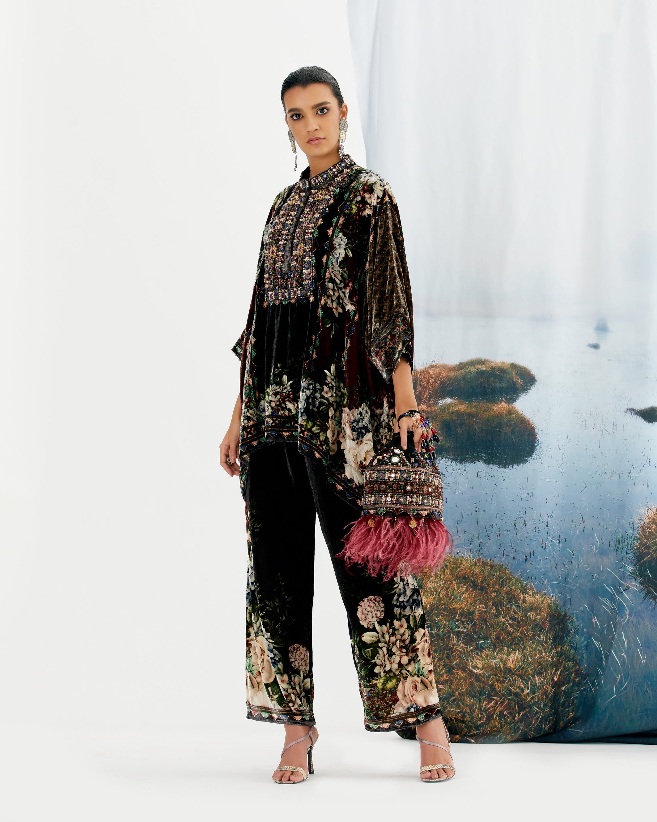 Notting Hill : Chanel - Black