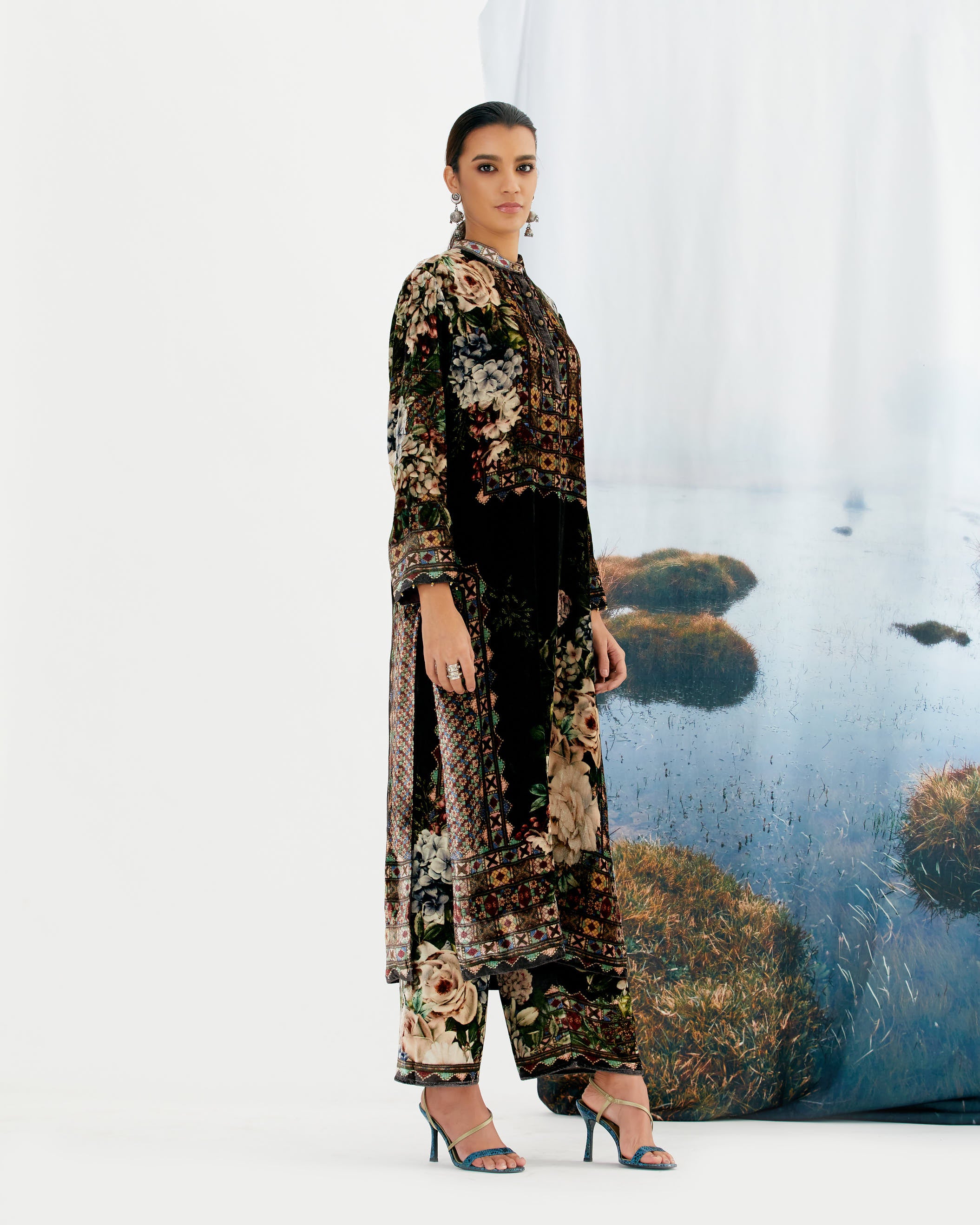 Notting Hill : Champa - Black