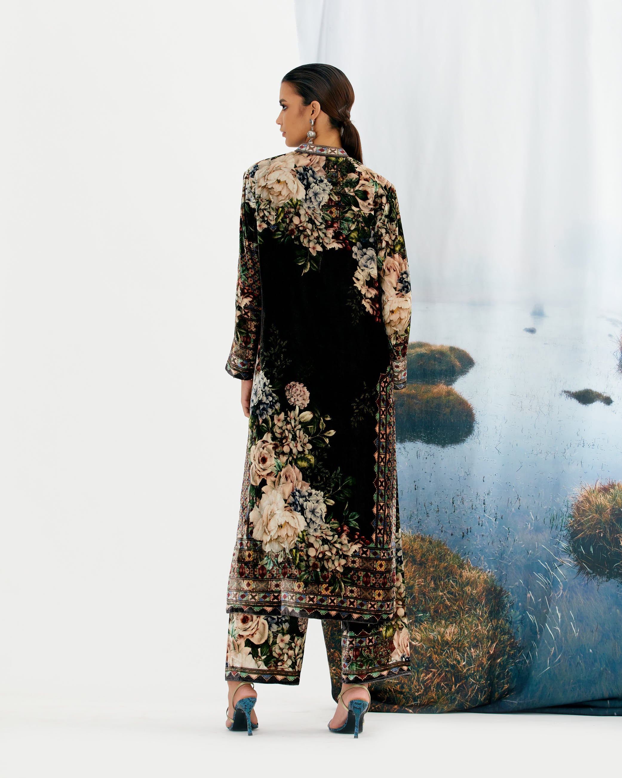 Notting Hill : Champa - Black