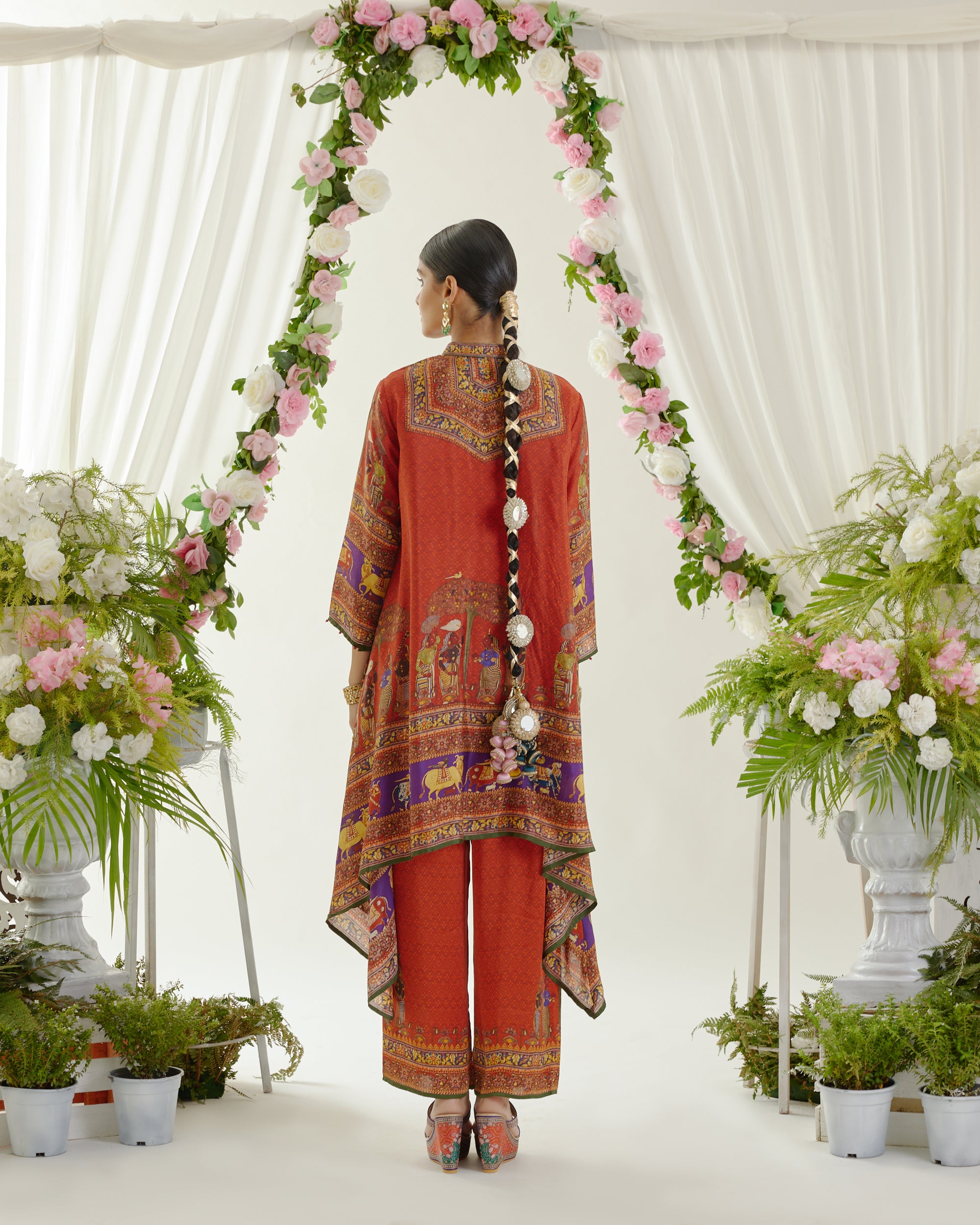 Vrindavan : Navya - Red