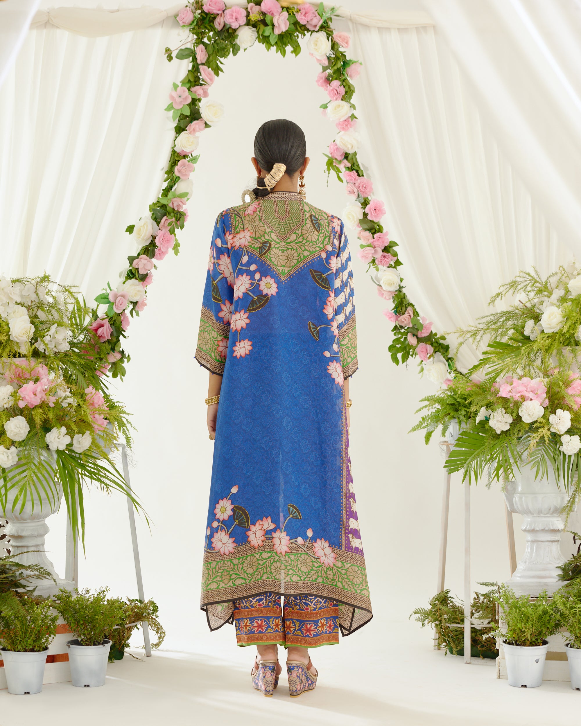 Vrindavan : Zeynep - Blue