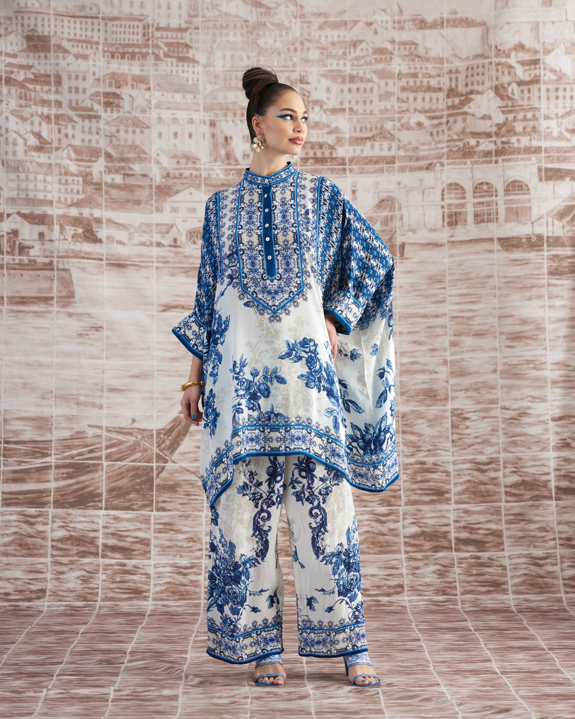 Love in Portofino (Portugal) : Chanel 36" - Blue/White