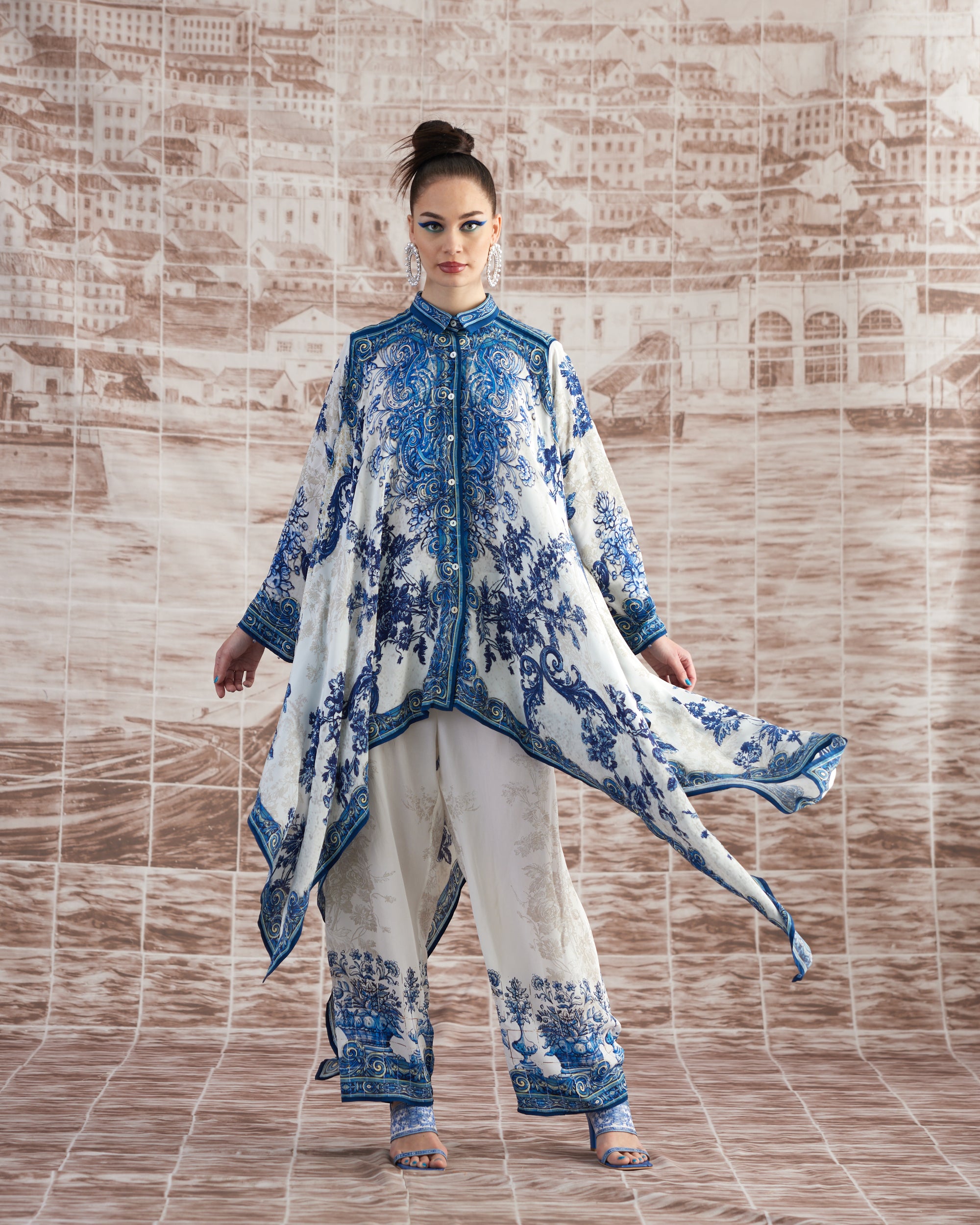 Love in Portofino (Portugal) : Shibani - Blue/White