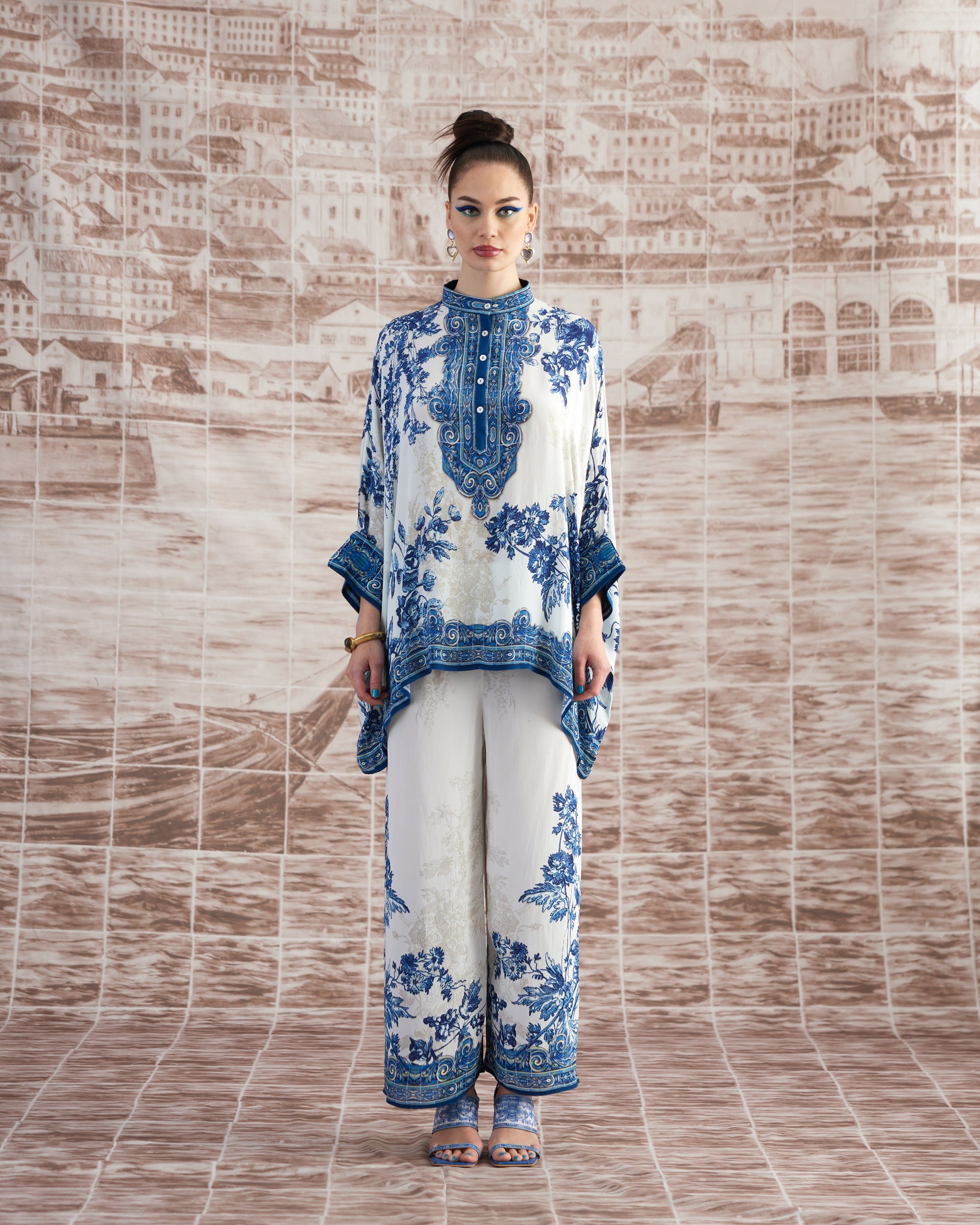 Love in Portofino (Portugal) : Chanel - White/Blue
