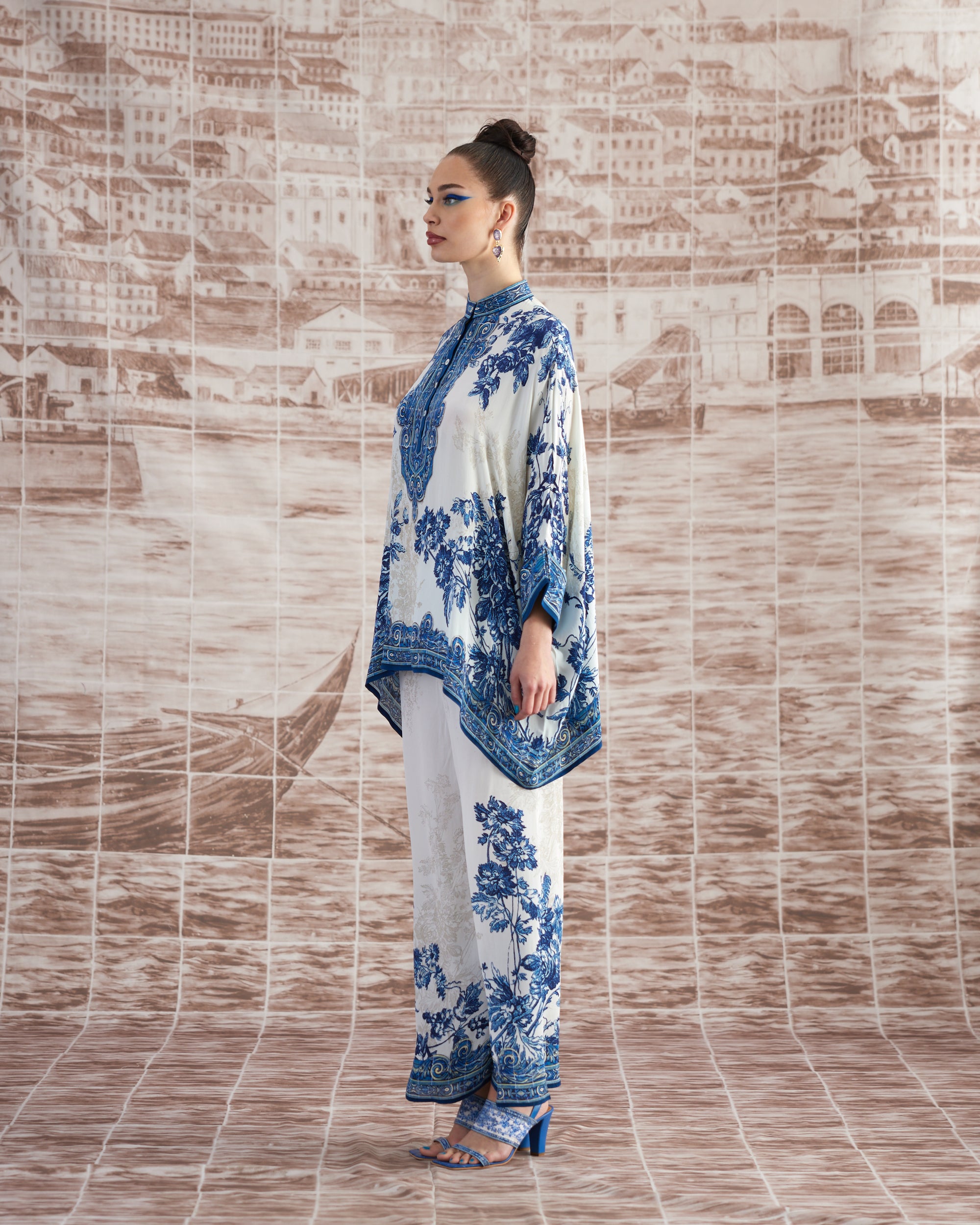 Love in Portofino (Portugal) : Chanel - White/Blue