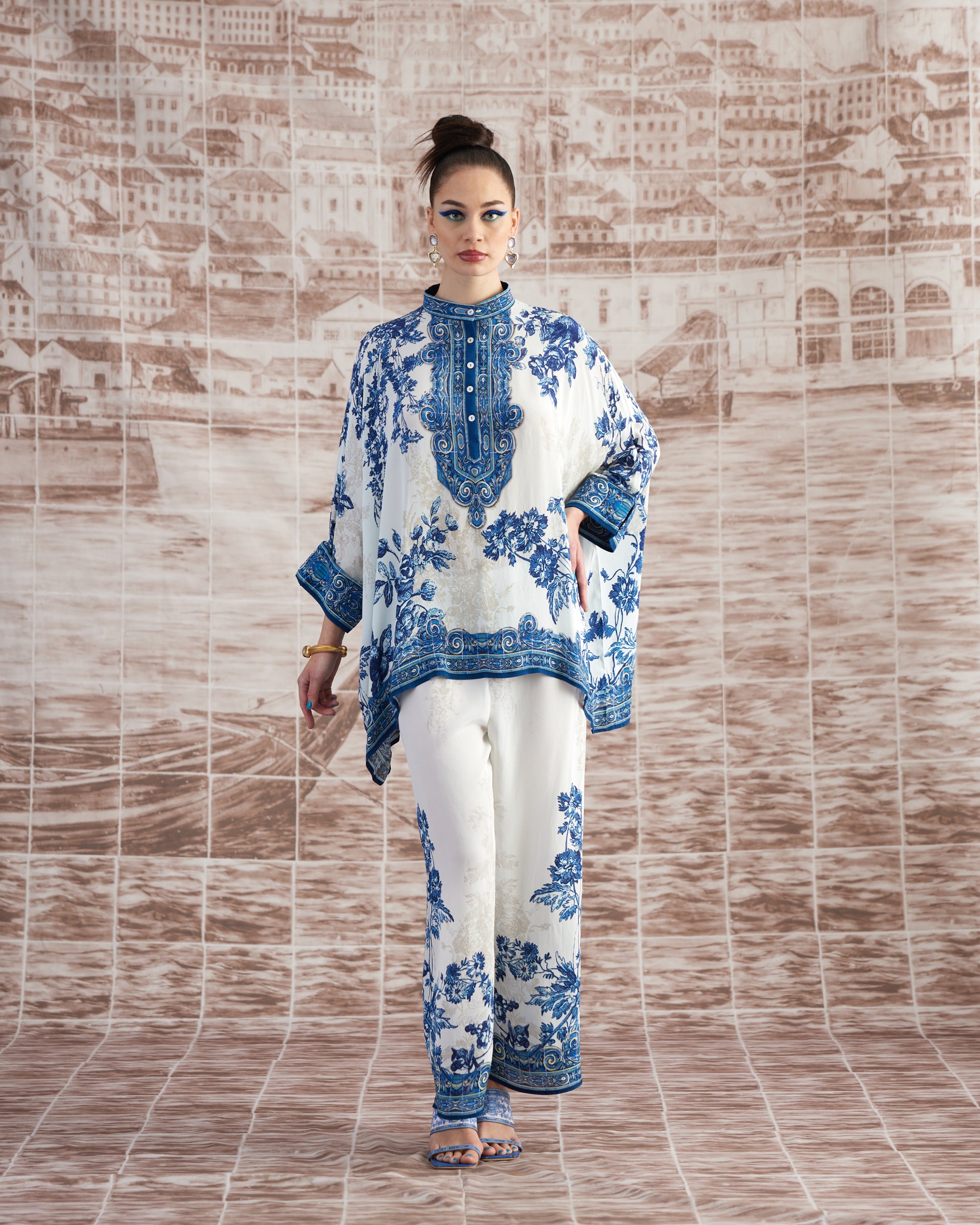 Love in Portofino (Portugal) : Chanel - White/Blue
