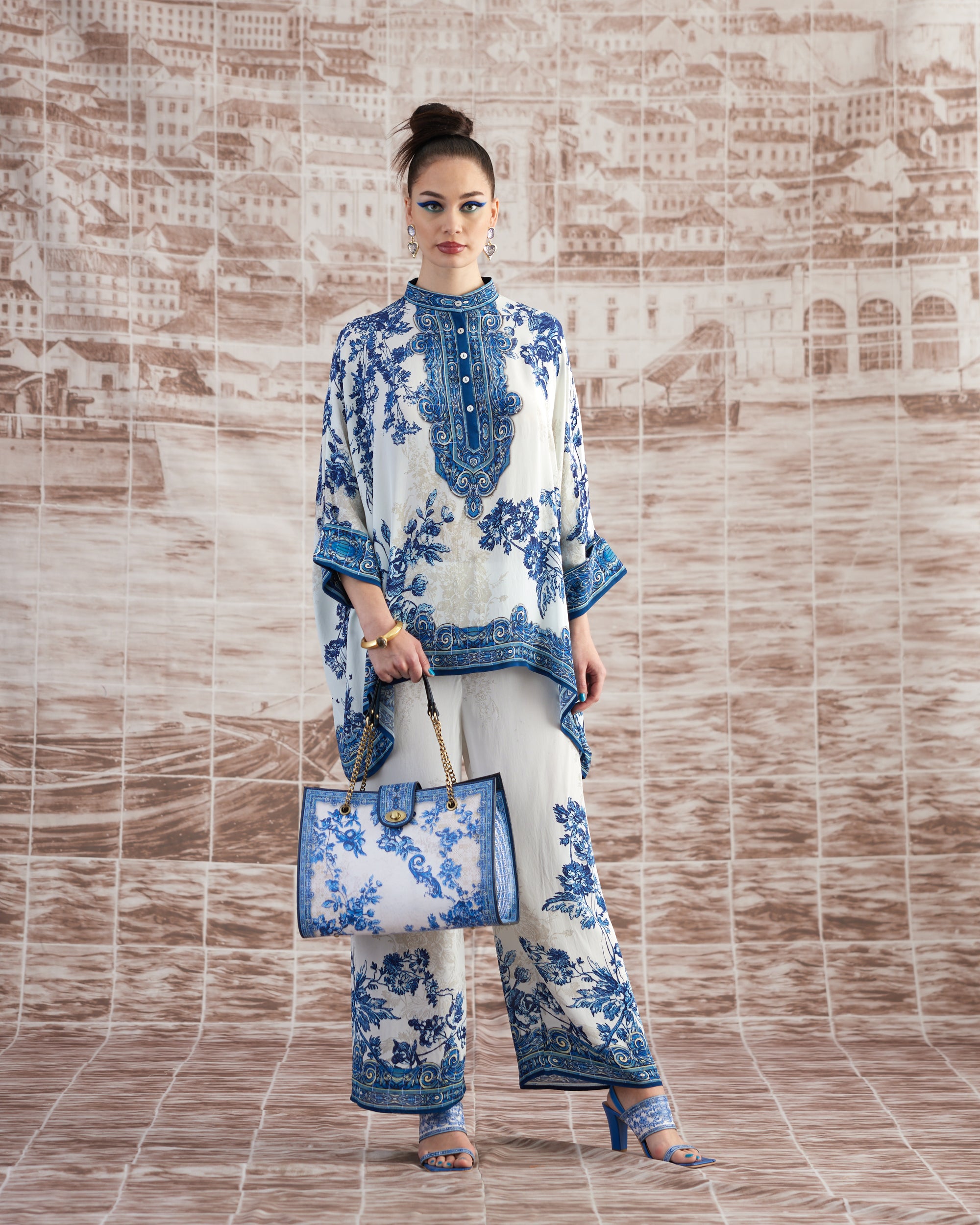 Love in Portofino (Portugal) : Chanel - White/Blue