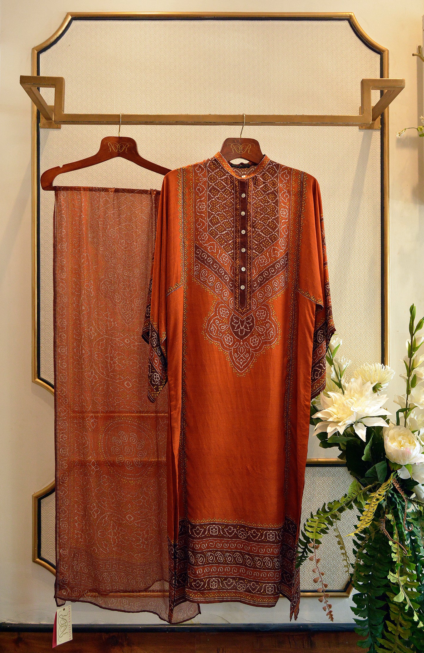 Bandhej : Gayatri Irem Rust