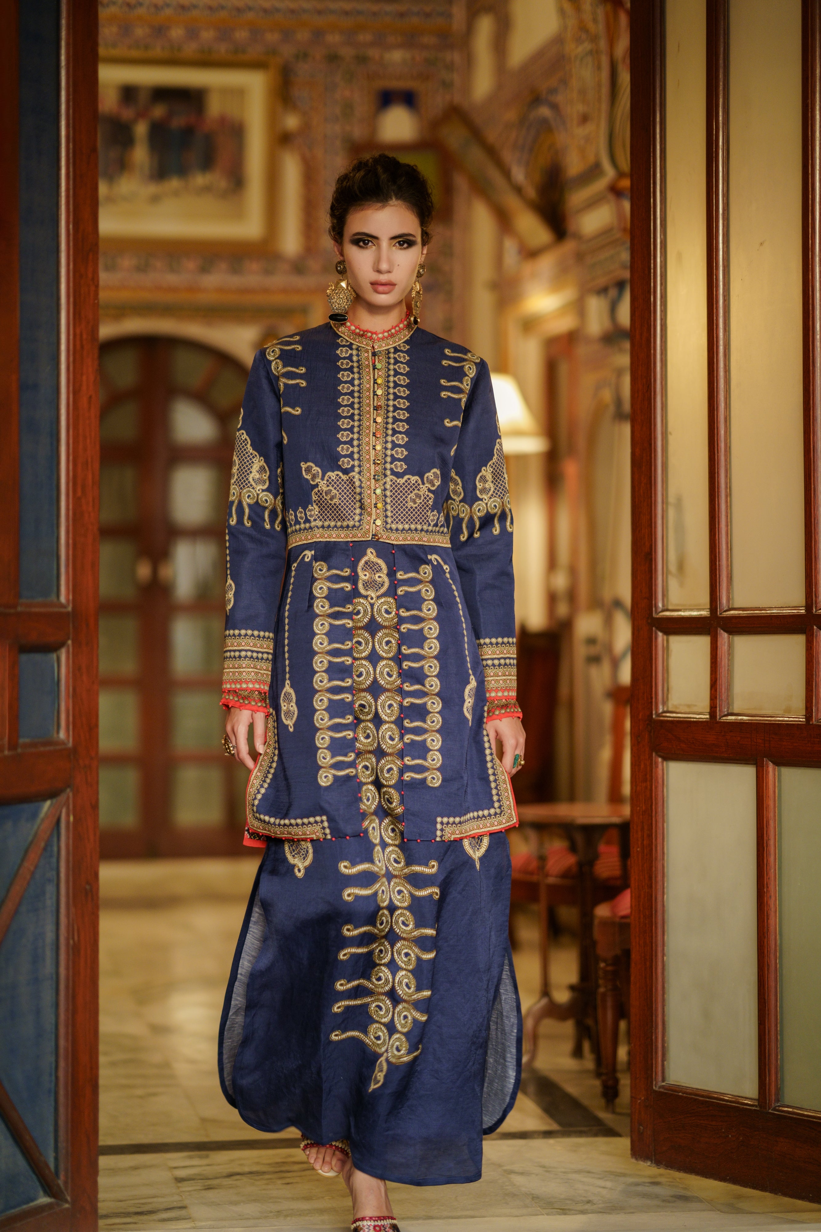 Tashkent : Indira / Mahima - Navy