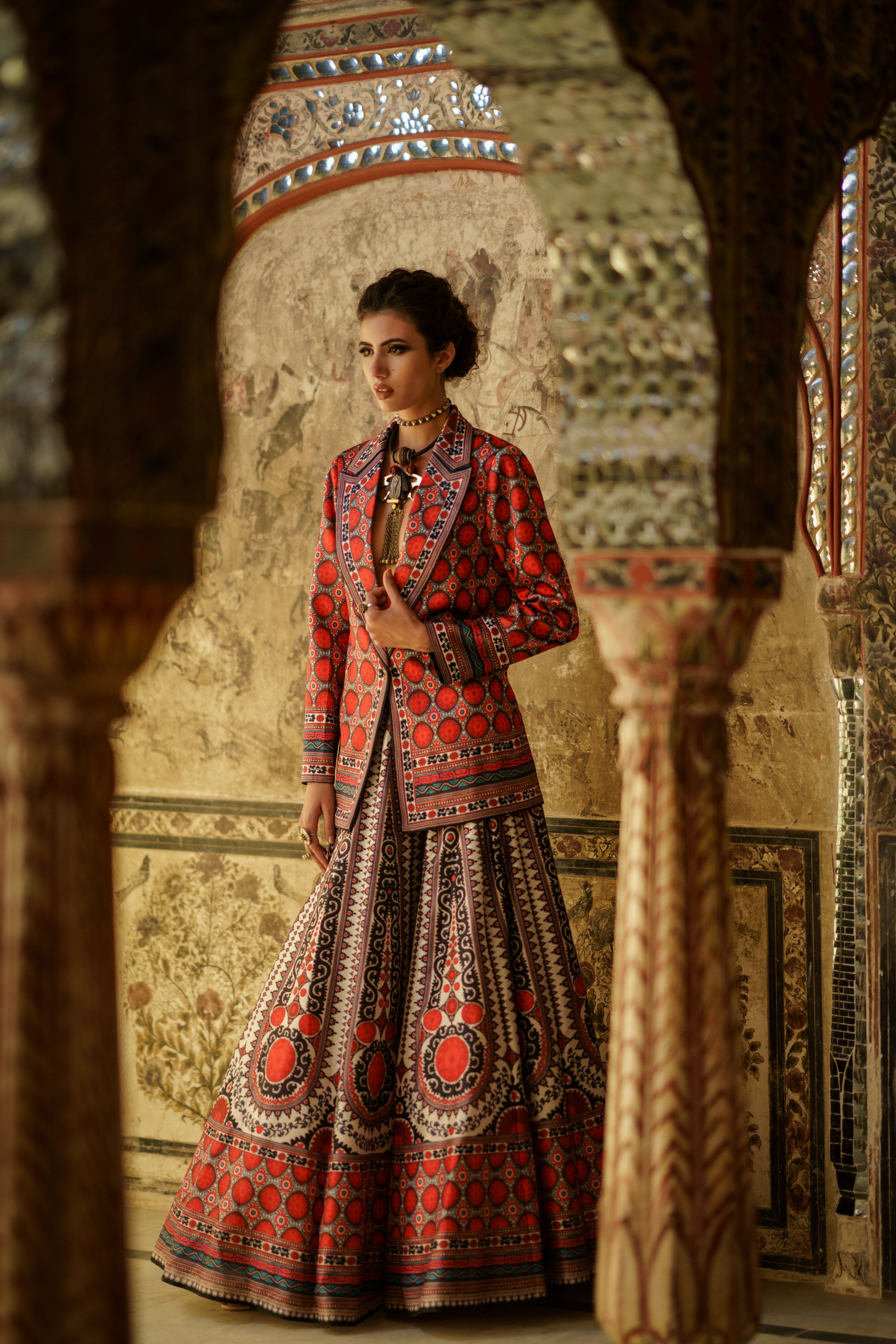 Tashkent : Ravneet Leela - Ivory/Red