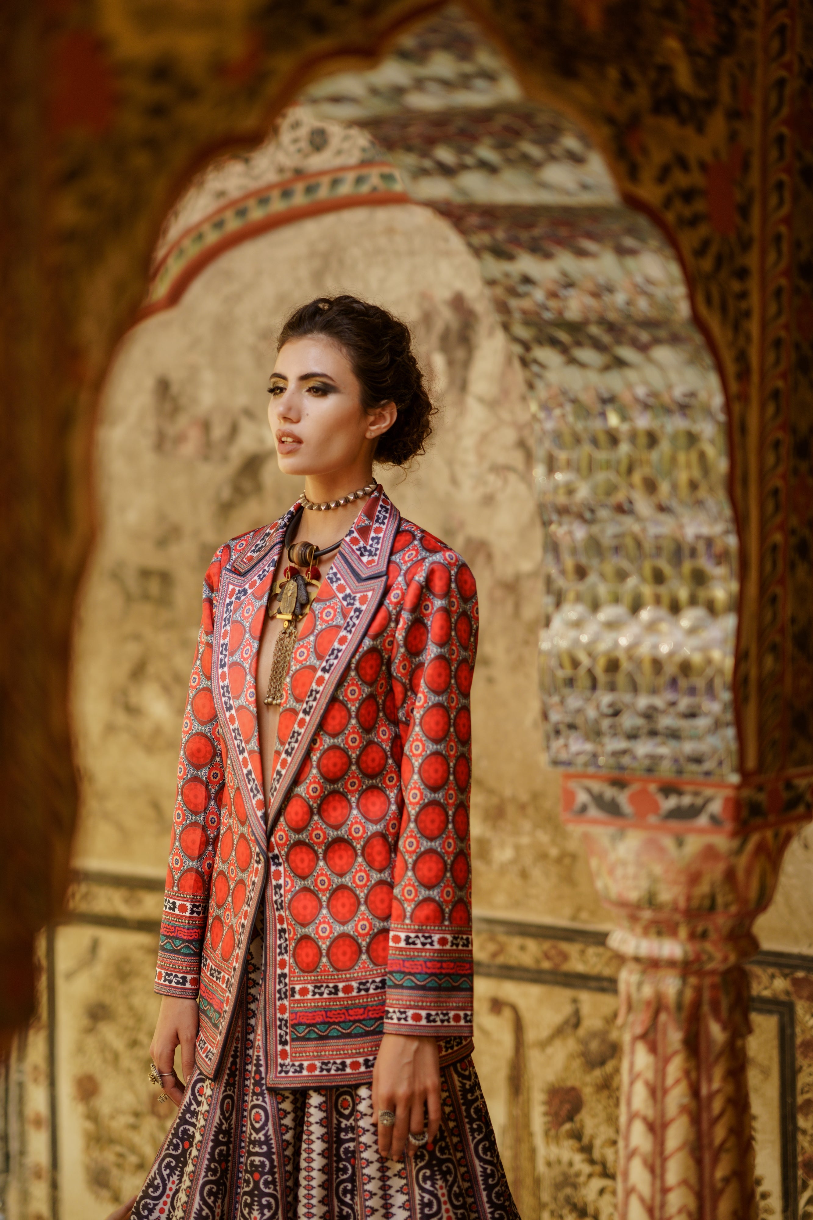 Tashkent : Ravneet Leela - Ivory/Red