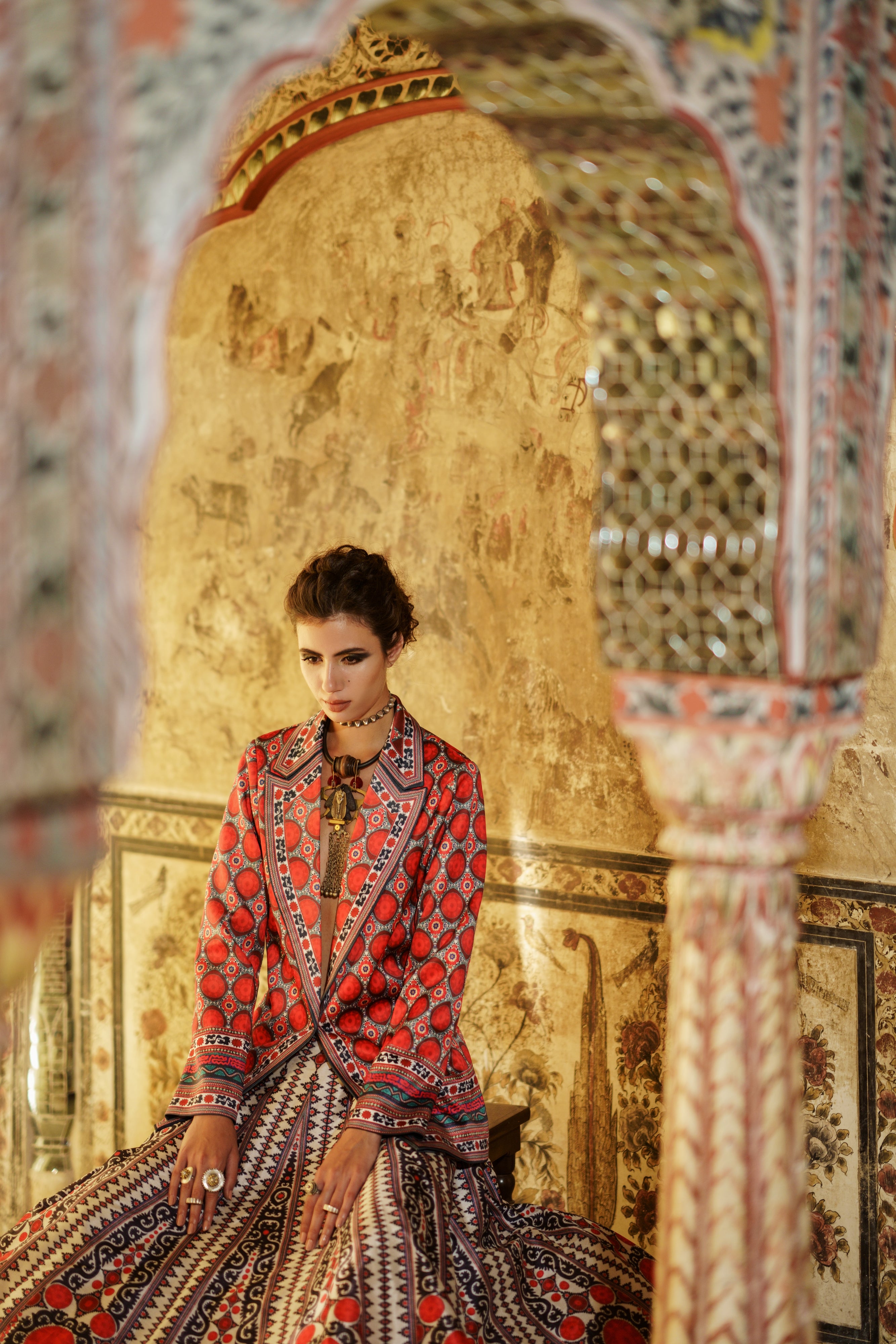 Tashkent : Ravneet Leela - Ivory/Red