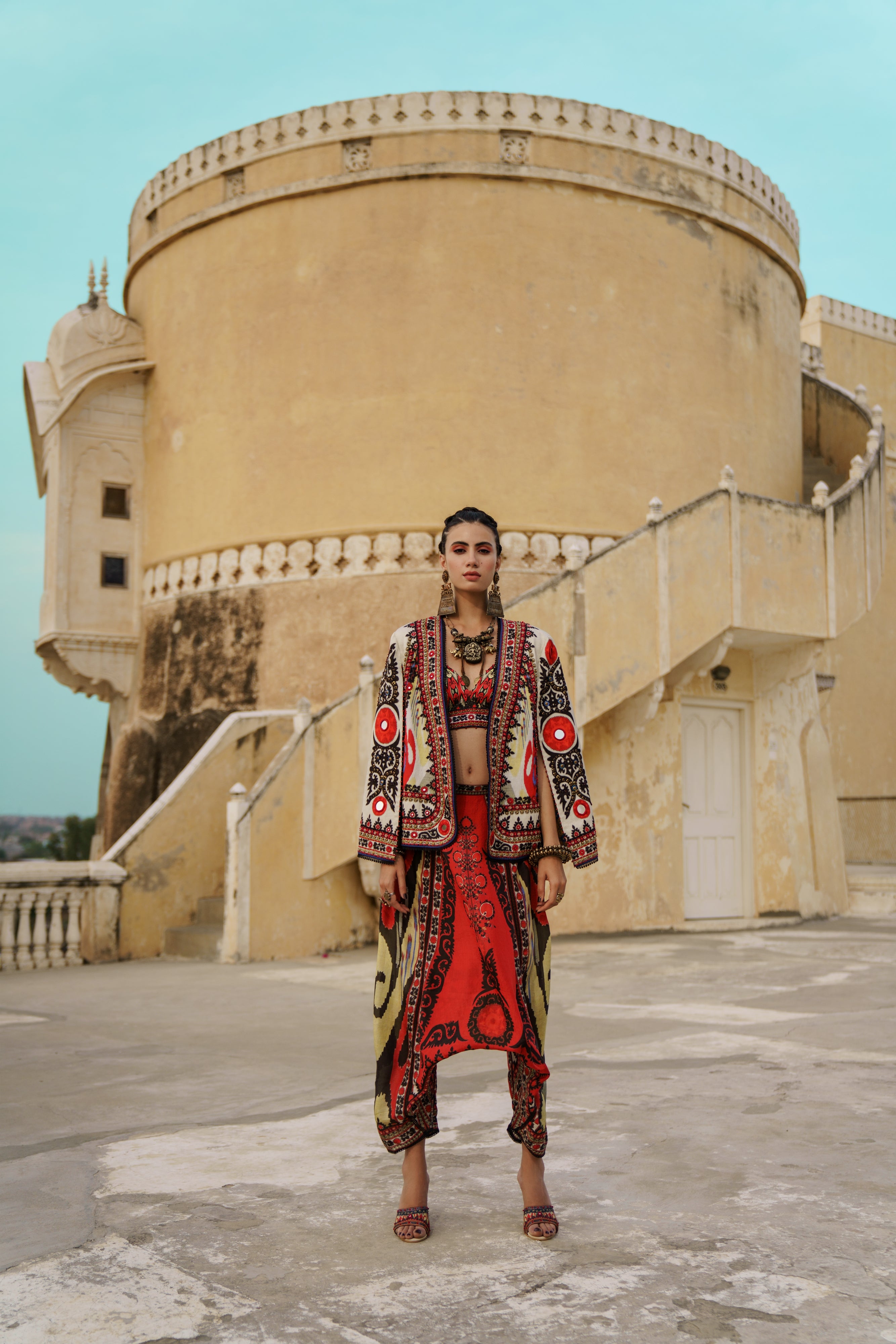 Tashkent : Madina - Eggshell/Red