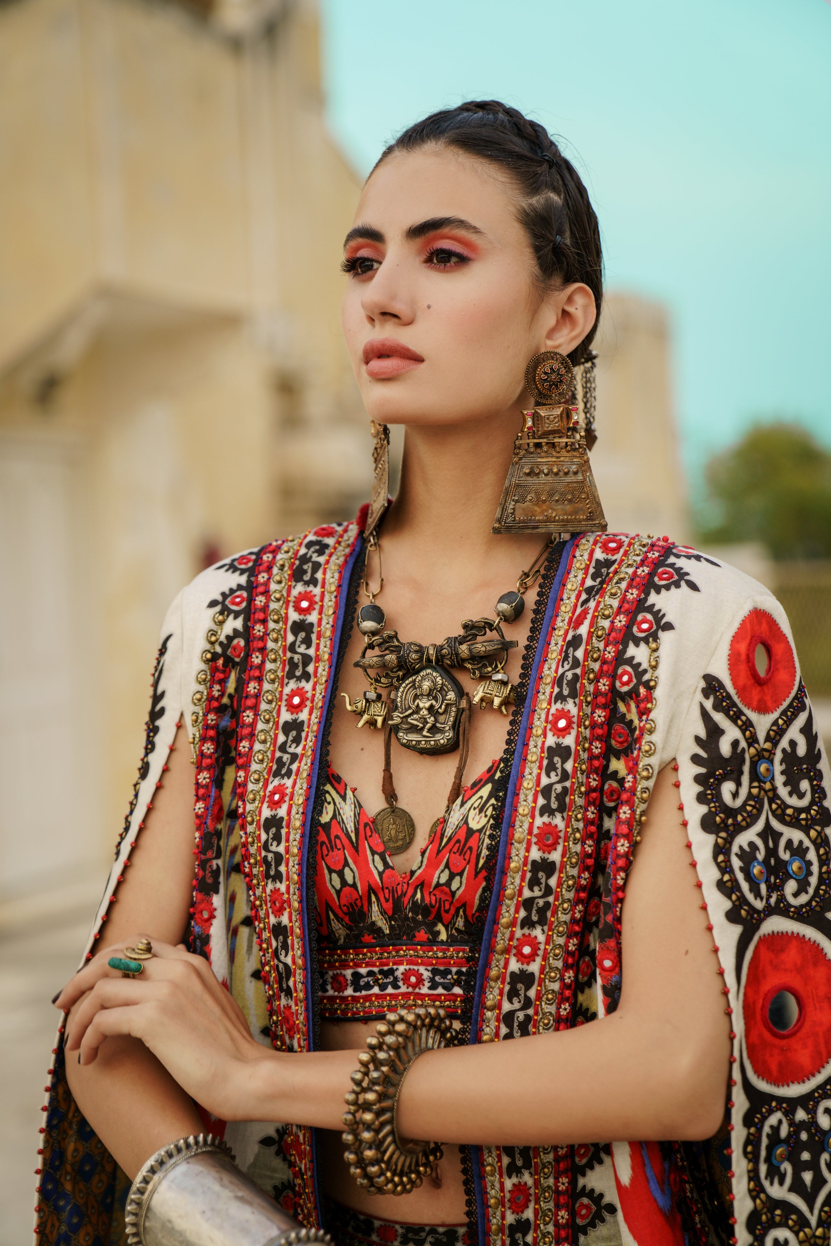Tashkent : Madina - Eggshell/Red