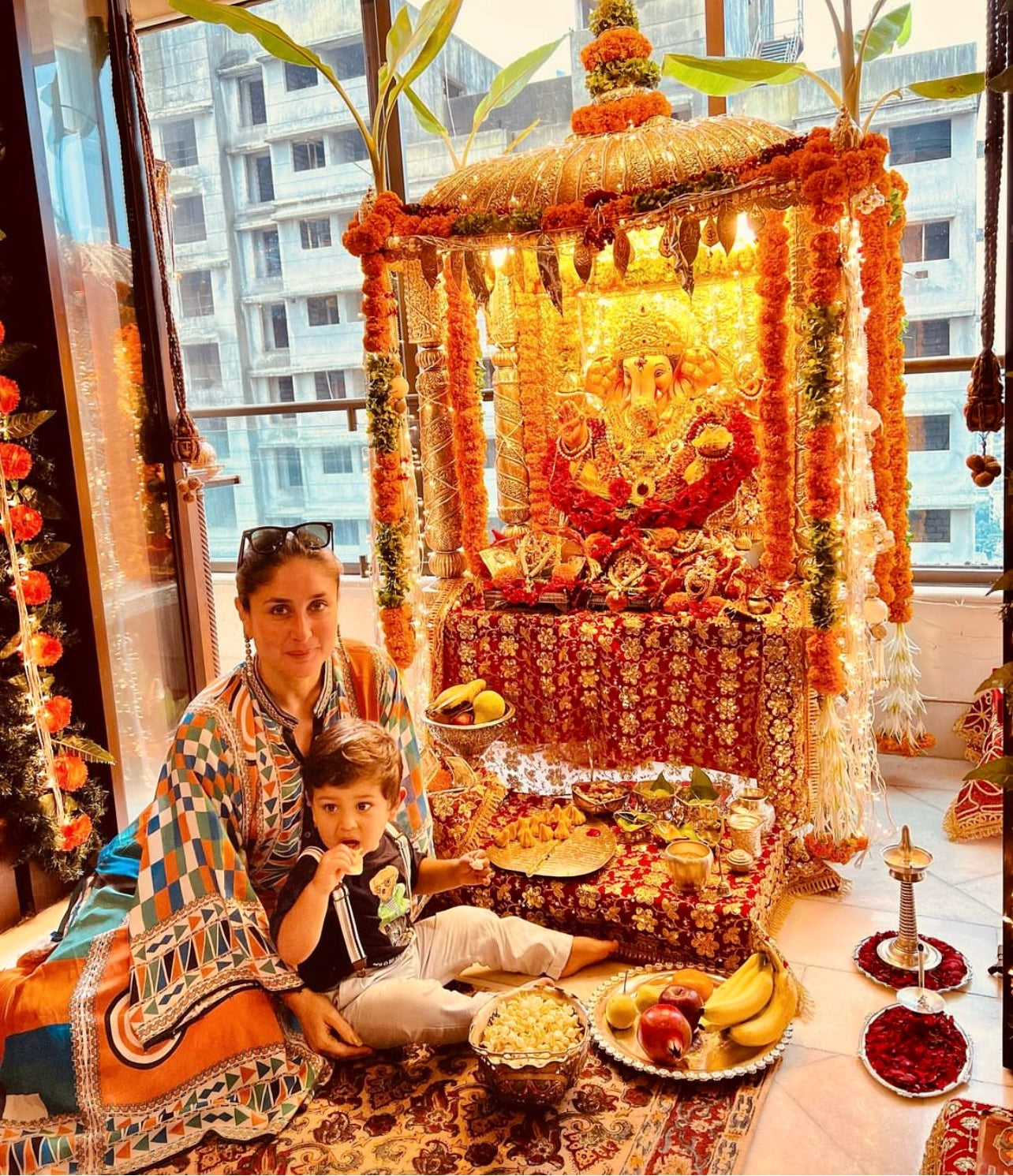 Kareena Kapoor Khan (kareenakapoorkhan)