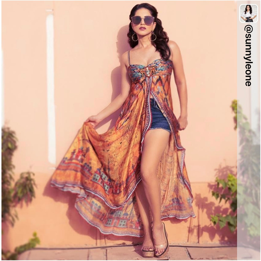 Sunny Leone (sunnyleone)