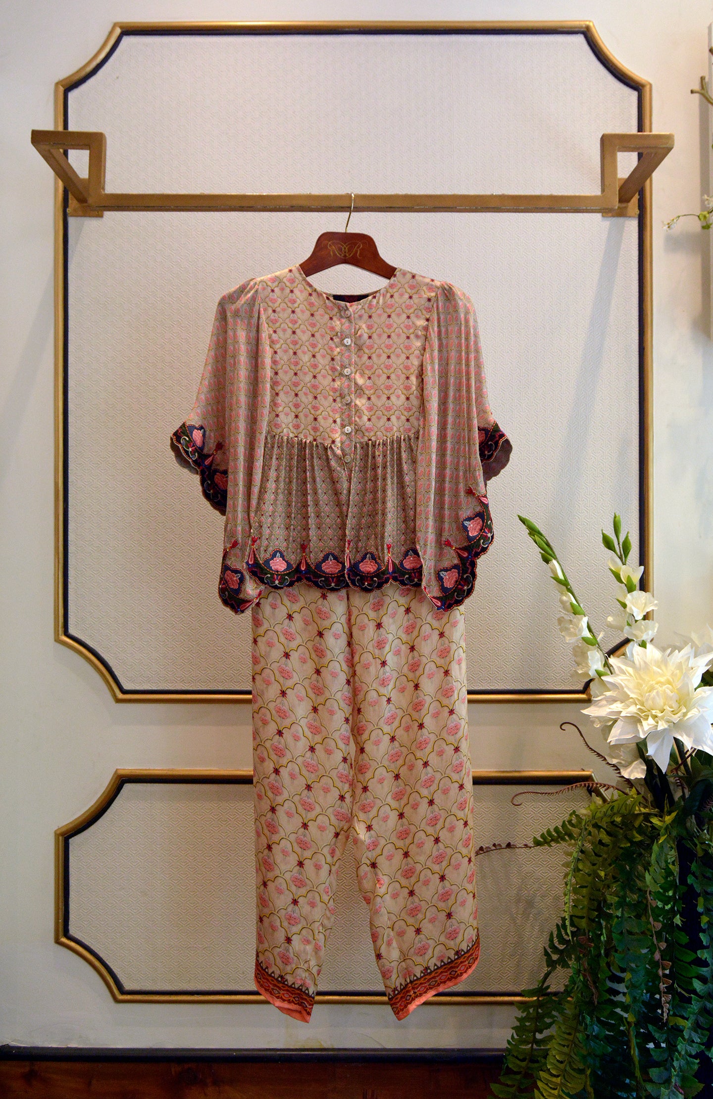 Jodha : Timila Permaz Ivory/Taupe
