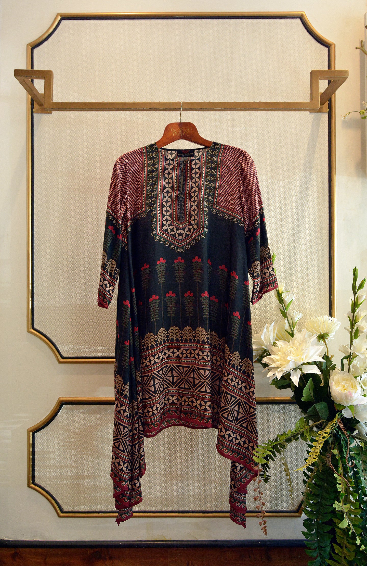 Kutch : Navya black