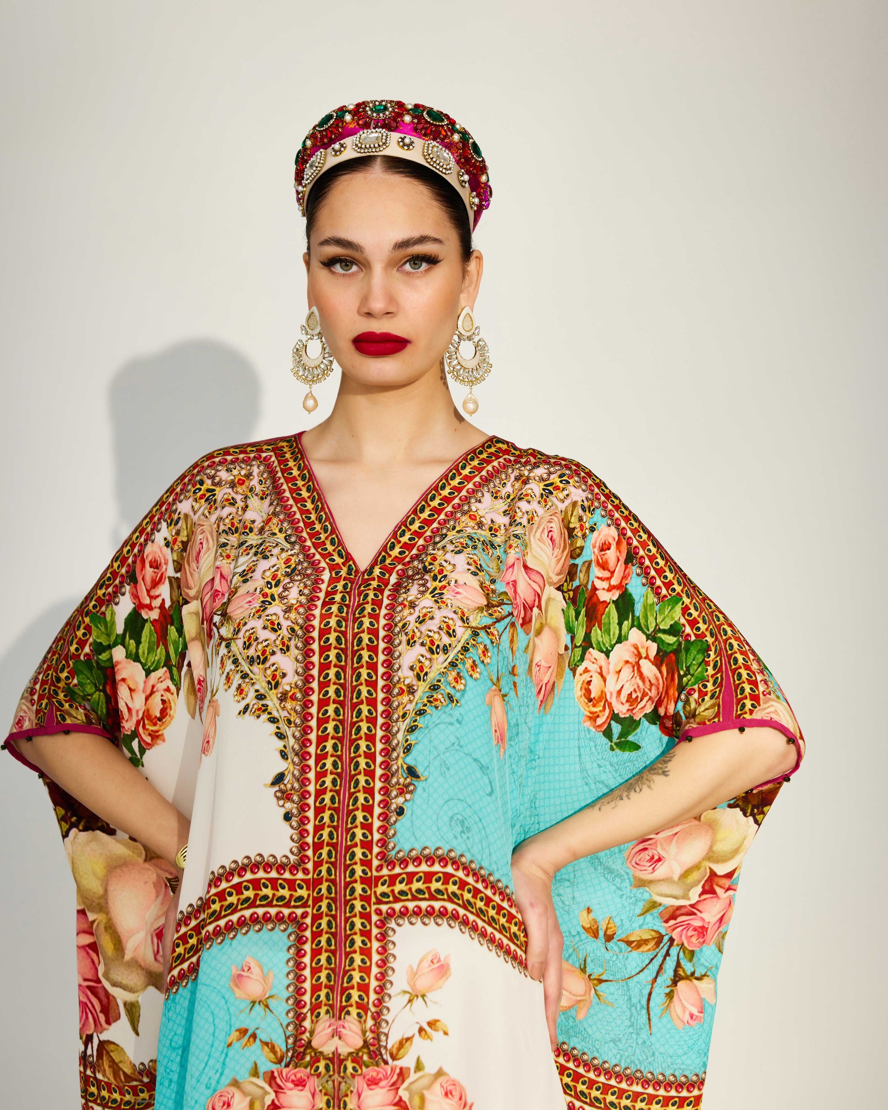 Pakeezah : Majida - Turquoise/White