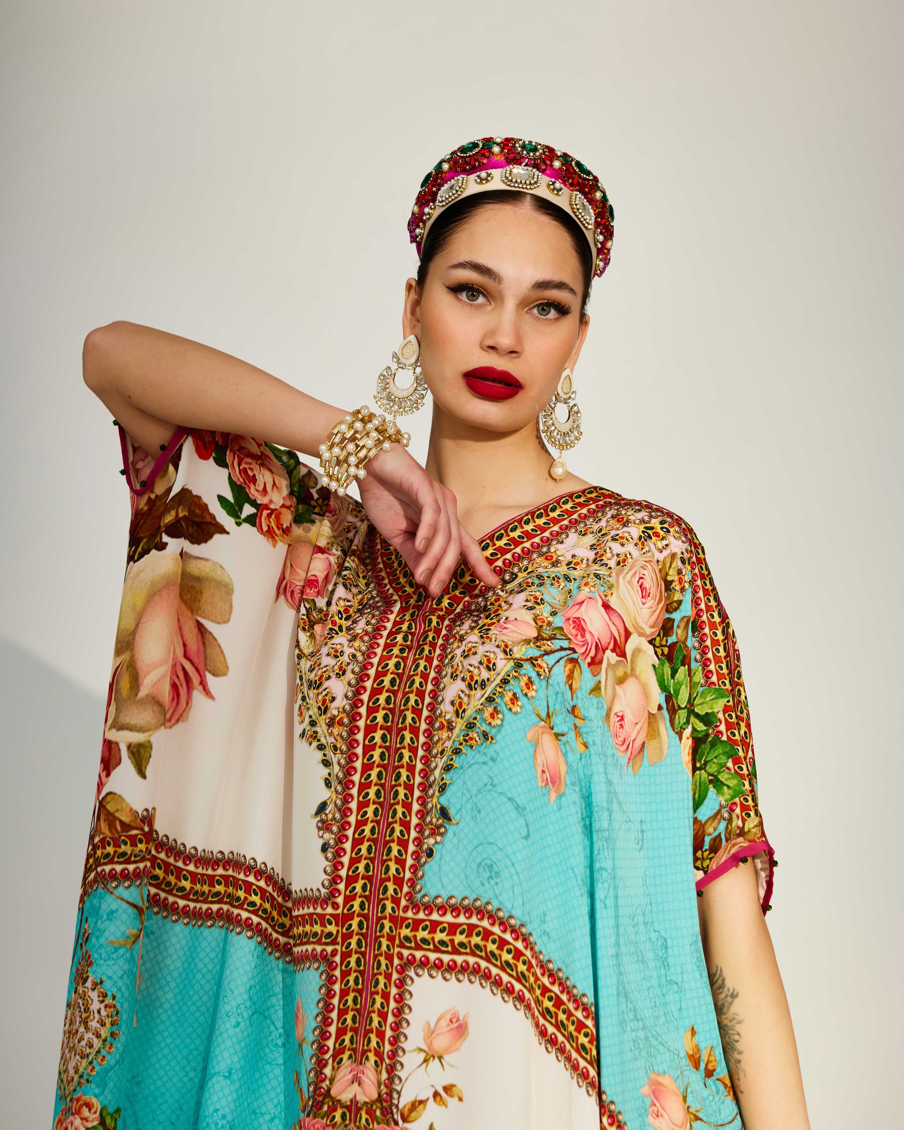 Pakeezah : Majida - Turquoise/White