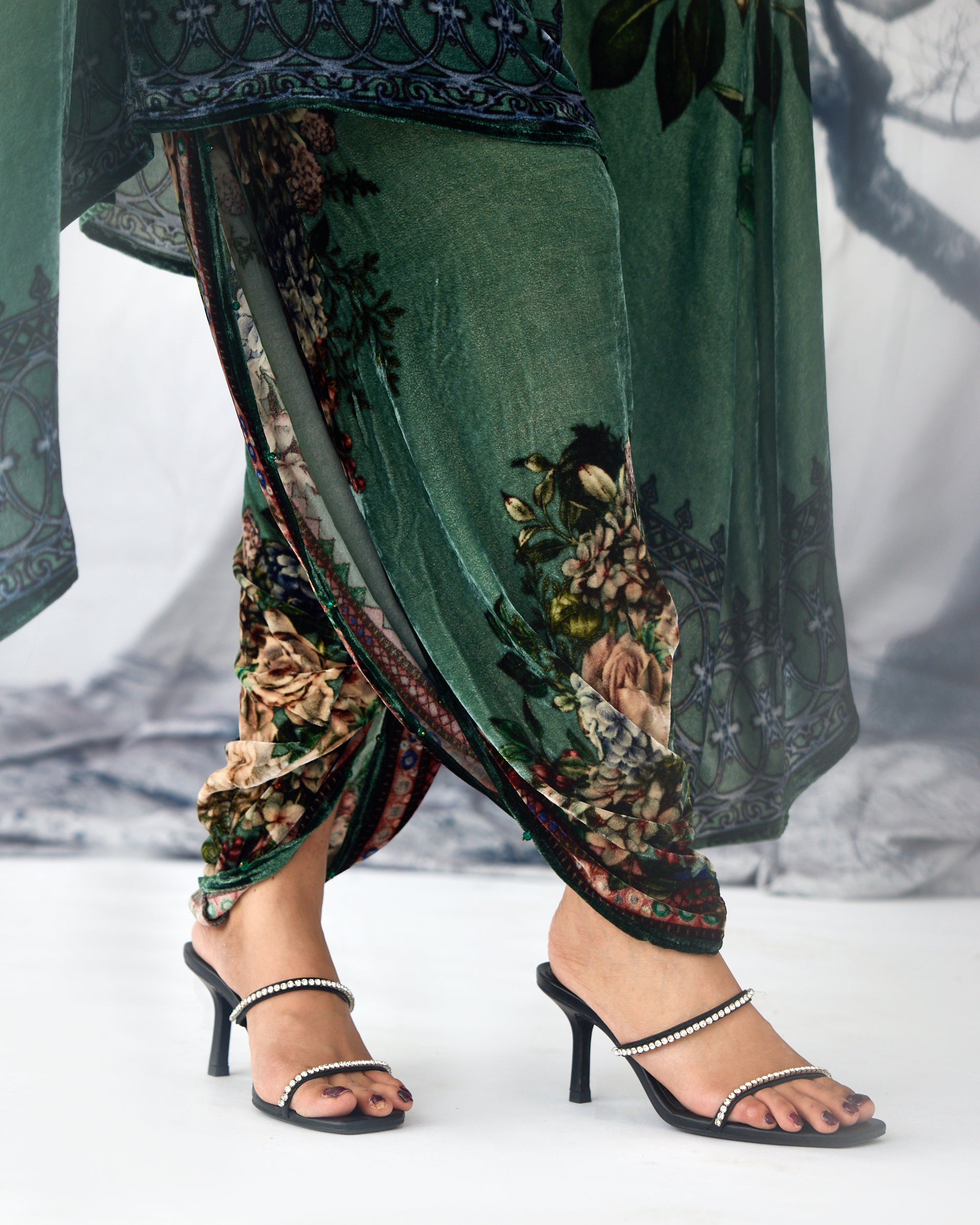 A Notting Hill Winter : Lavanya - Sage
